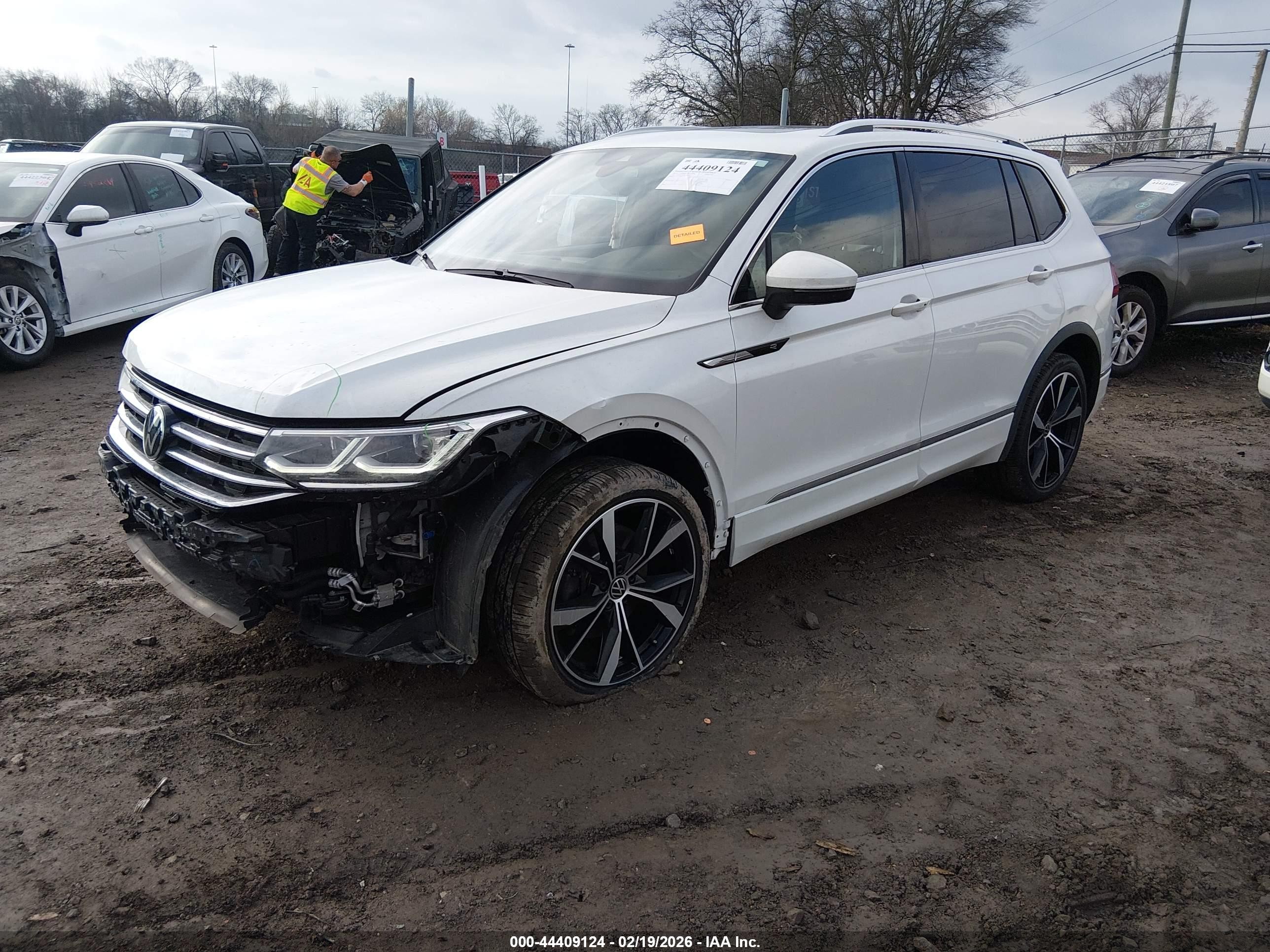 VOLKSWAGEN TIGUAN 2.0T SEL R-LINE 2024