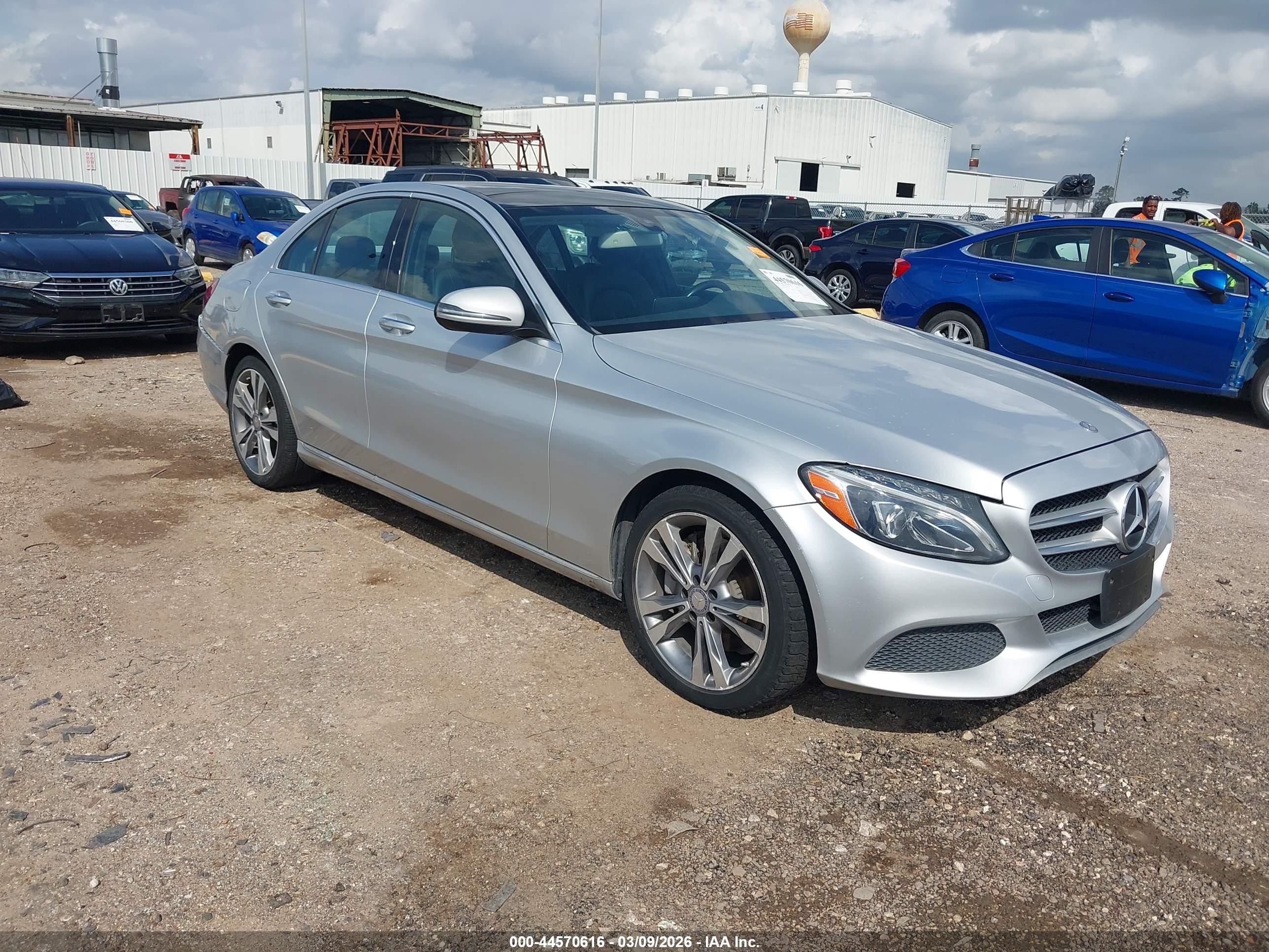 MERCEDES-BENZ C 300 2016