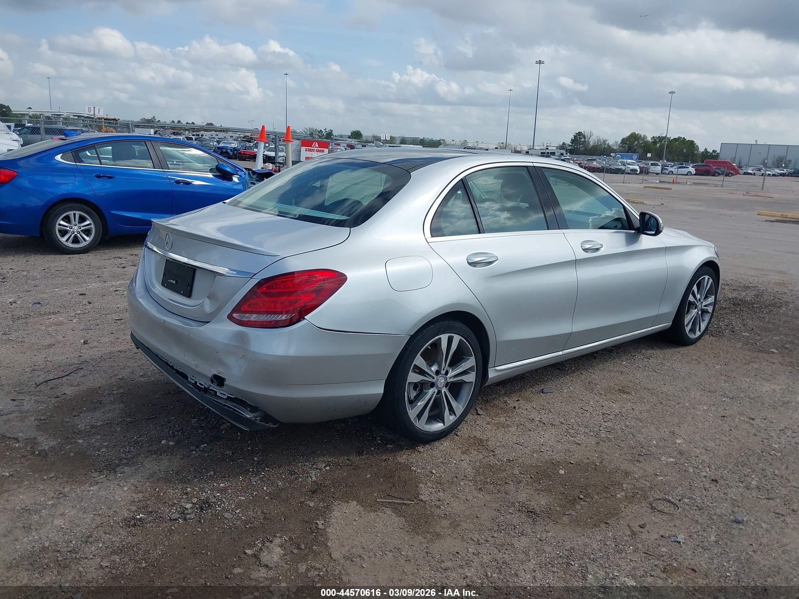 MERCEDES-BENZ C 300 2016