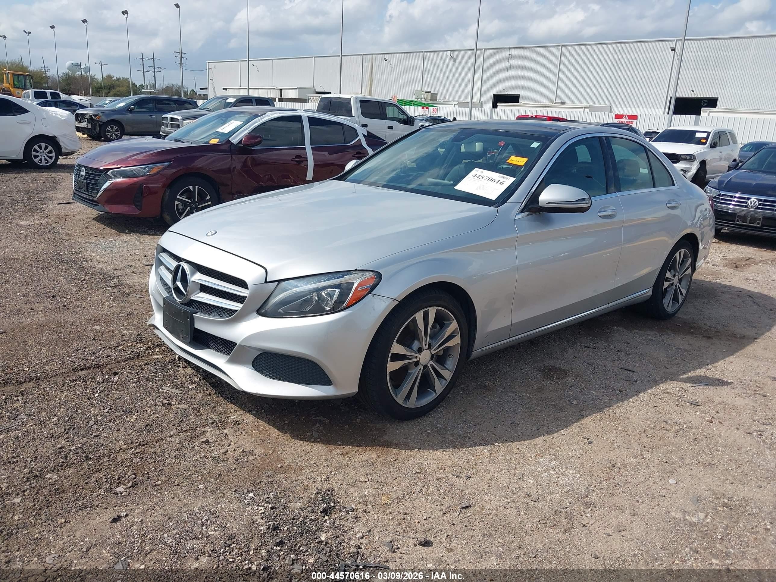 MERCEDES-BENZ C 300 2016