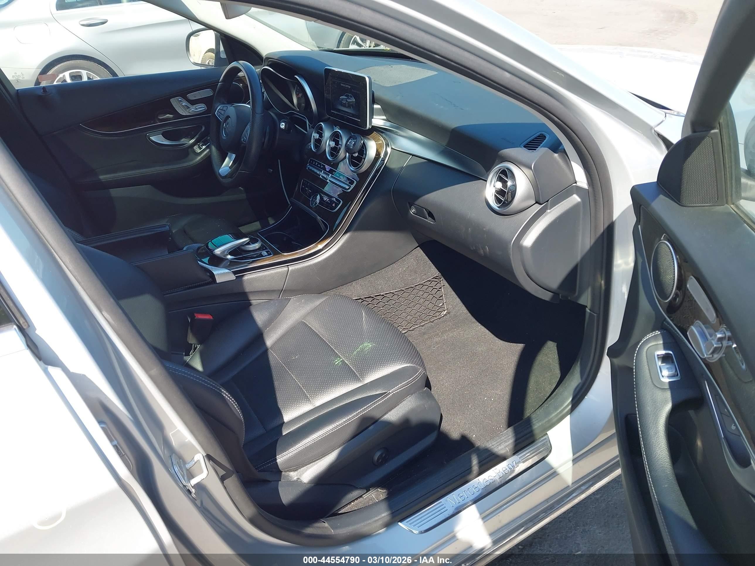 MERCEDES-BENZ C 300 4MATIC 2016