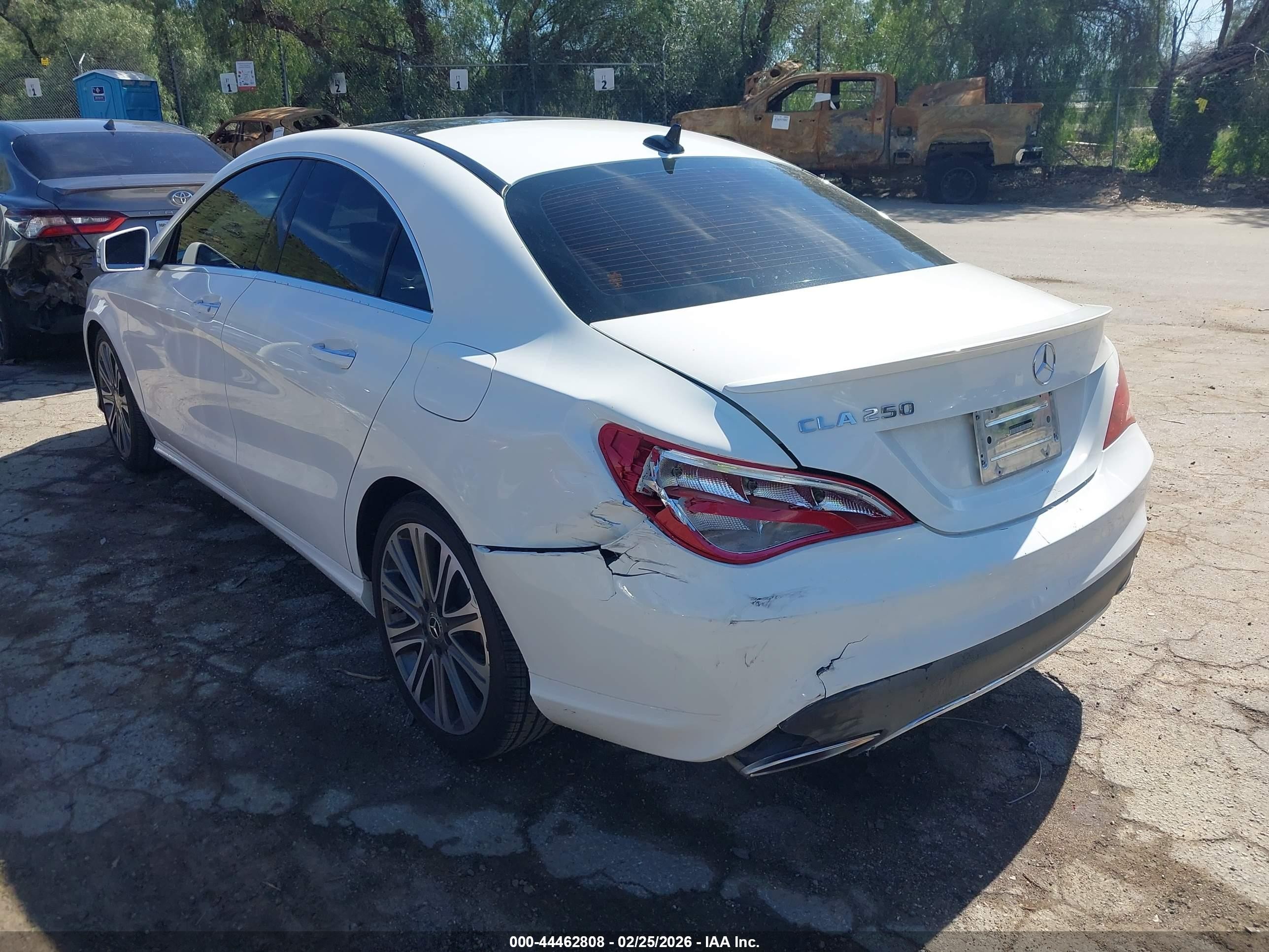 MERCEDES-BENZ CLA 250 2019
