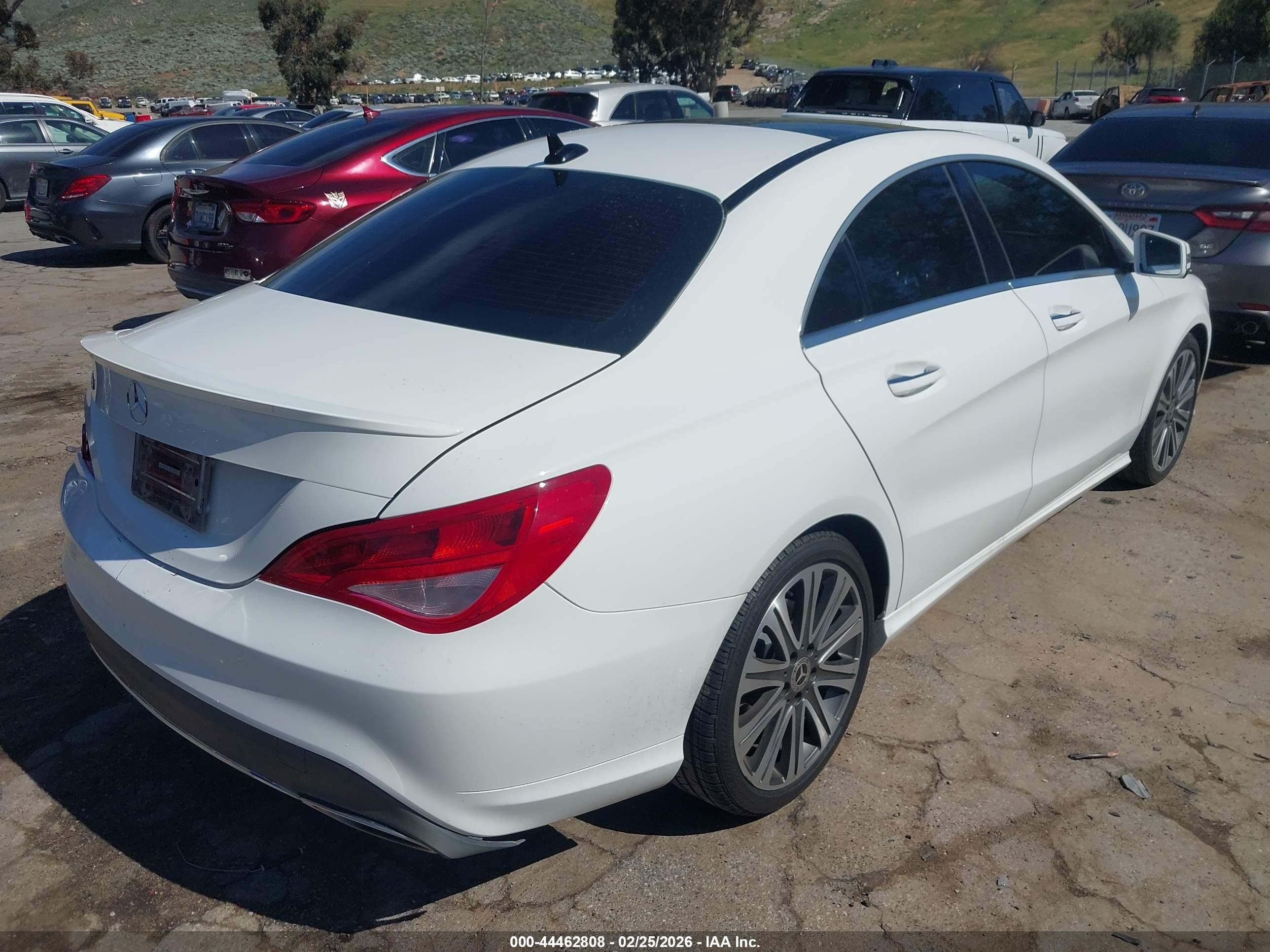 MERCEDES-BENZ CLA 250 2019