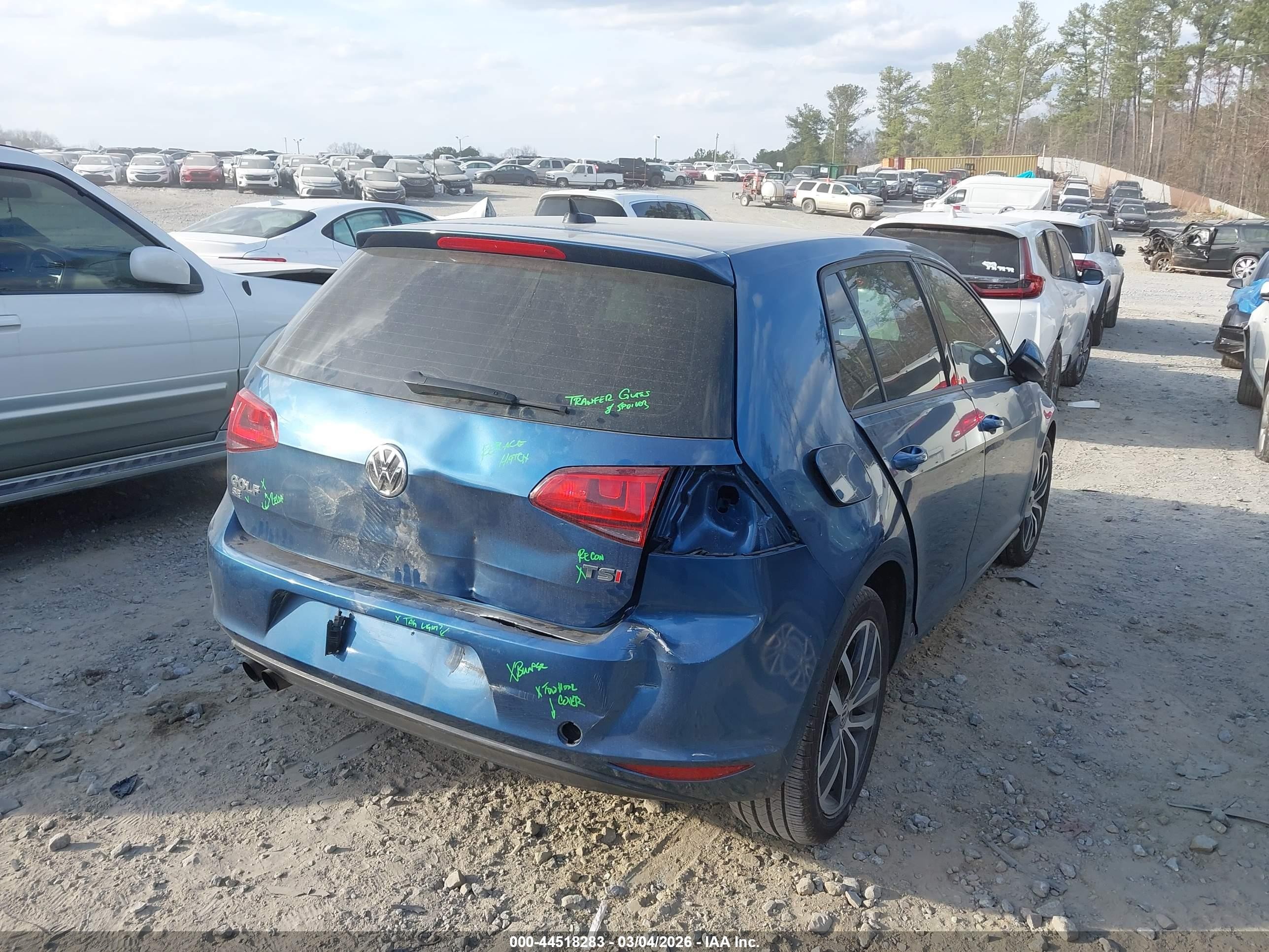 VOLKSWAGEN GOLF TSI SE 4-DOOR 2016