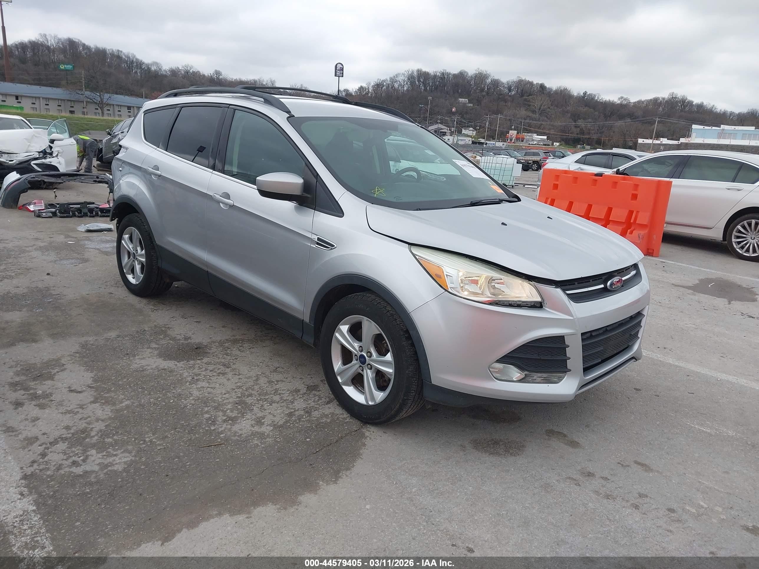 FORD ESCAPE SE 2016