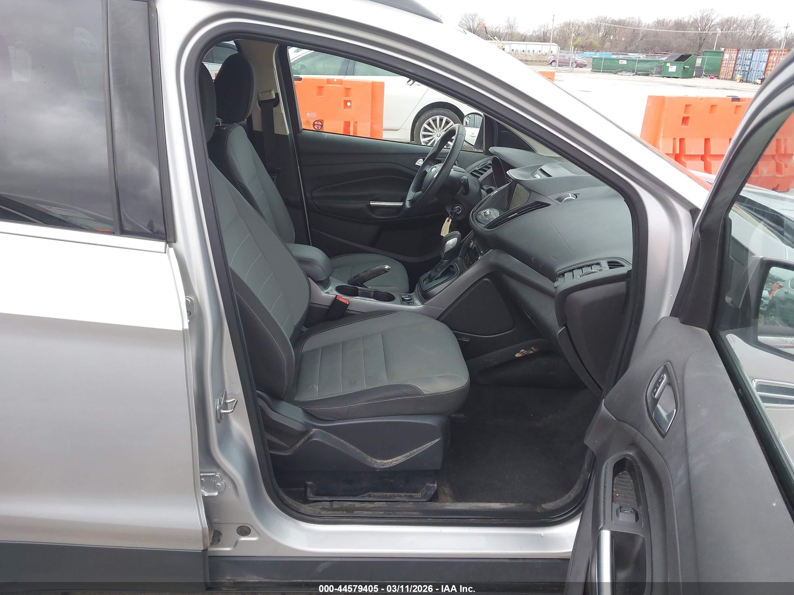 FORD ESCAPE SE 2016