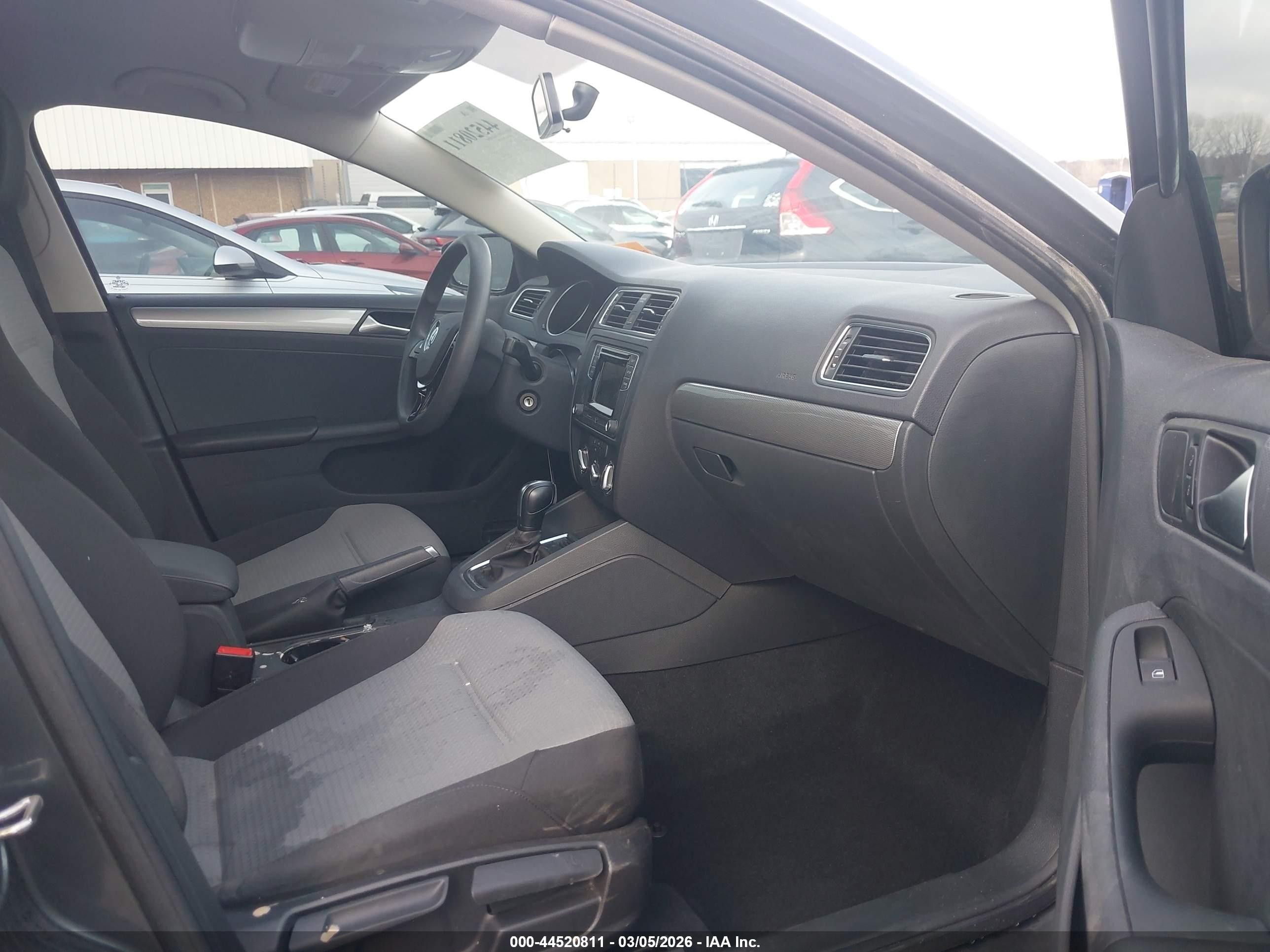VOLKSWAGEN JETTA 1.4T S 2017