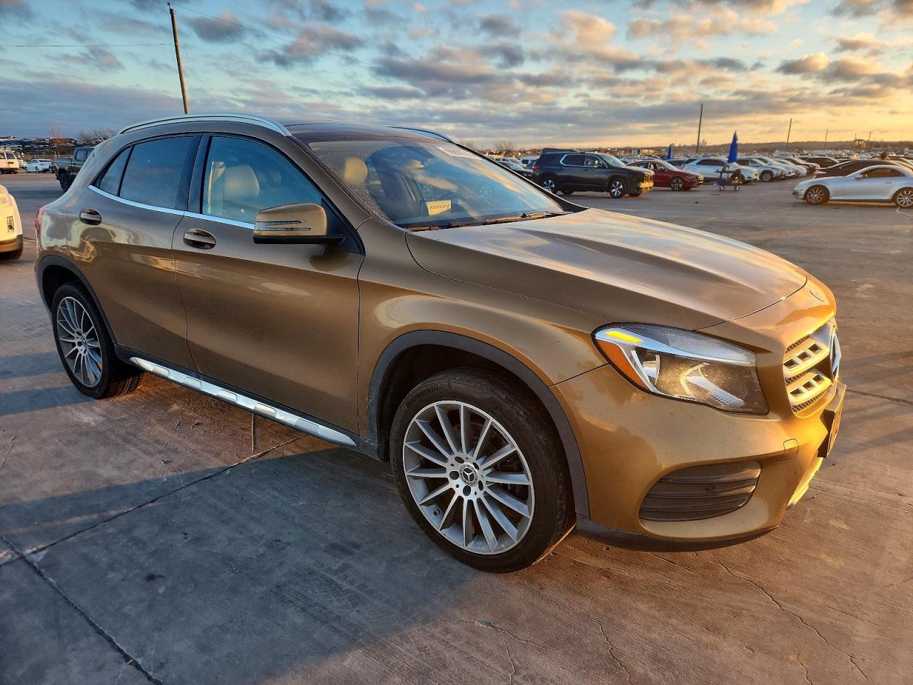 MERCEDES-BENZ Gla 250 2018