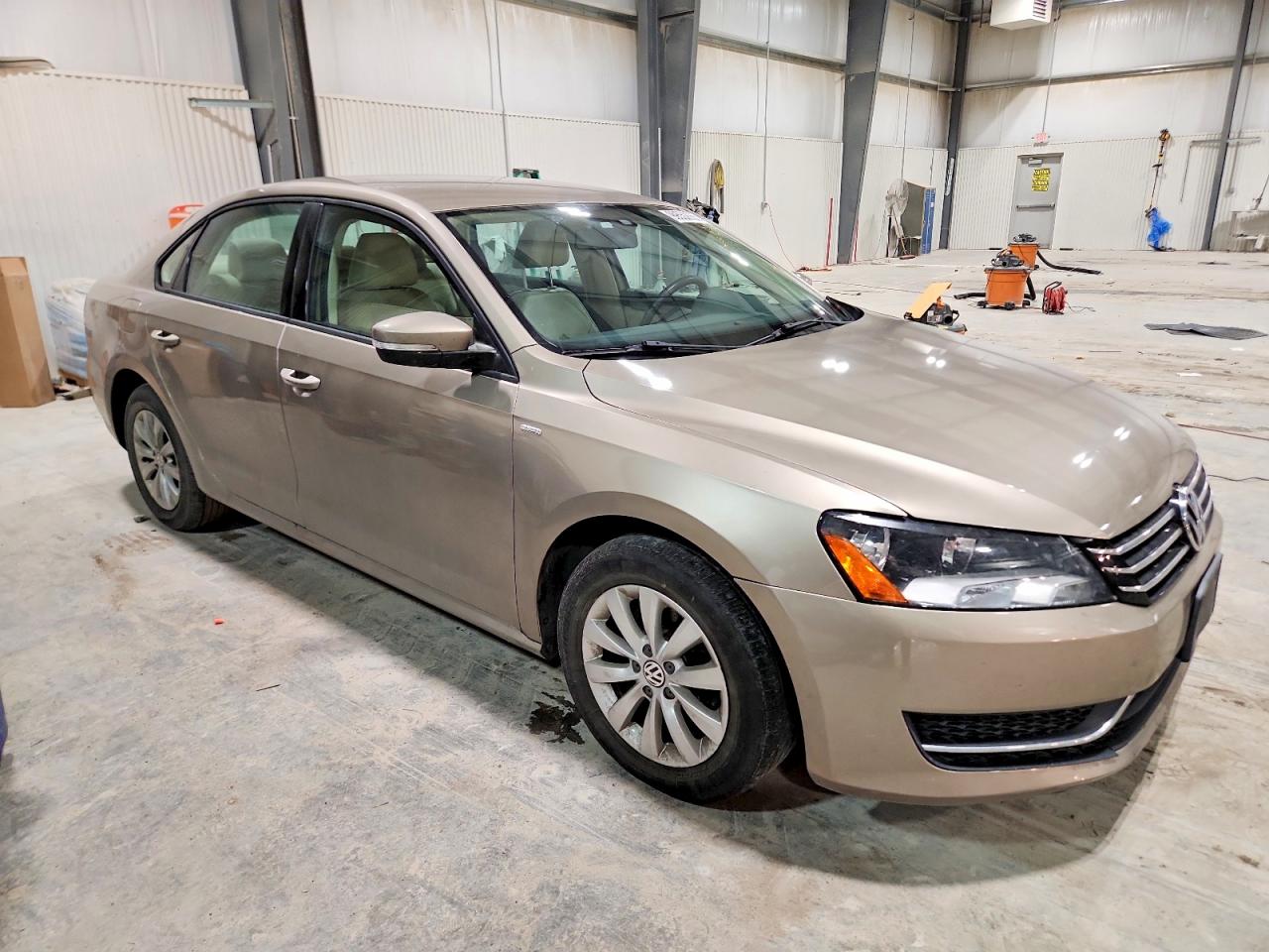 VOLKSWAGEN Passat S 2015