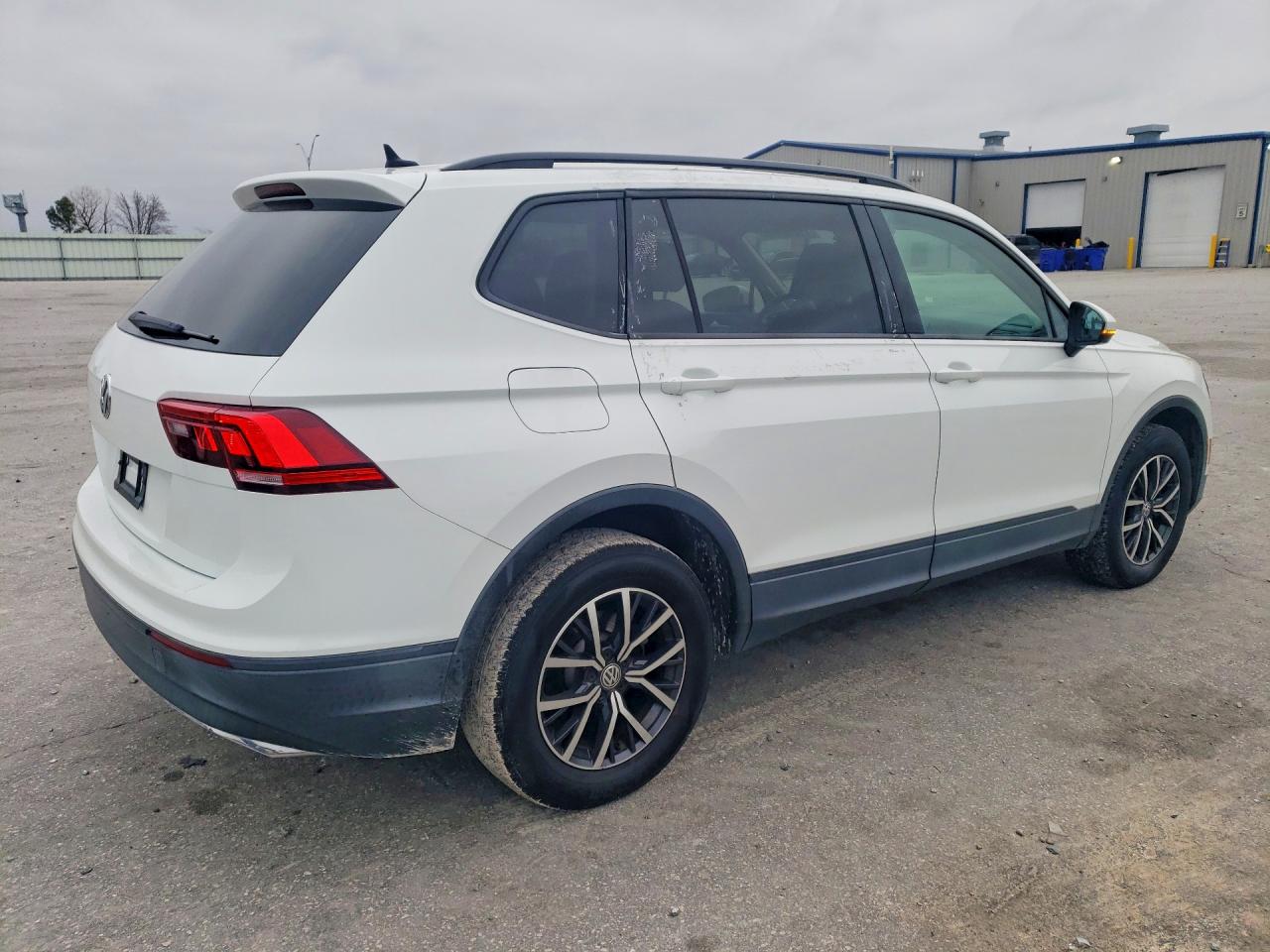 VOLKSWAGEN Tiguan S 2021