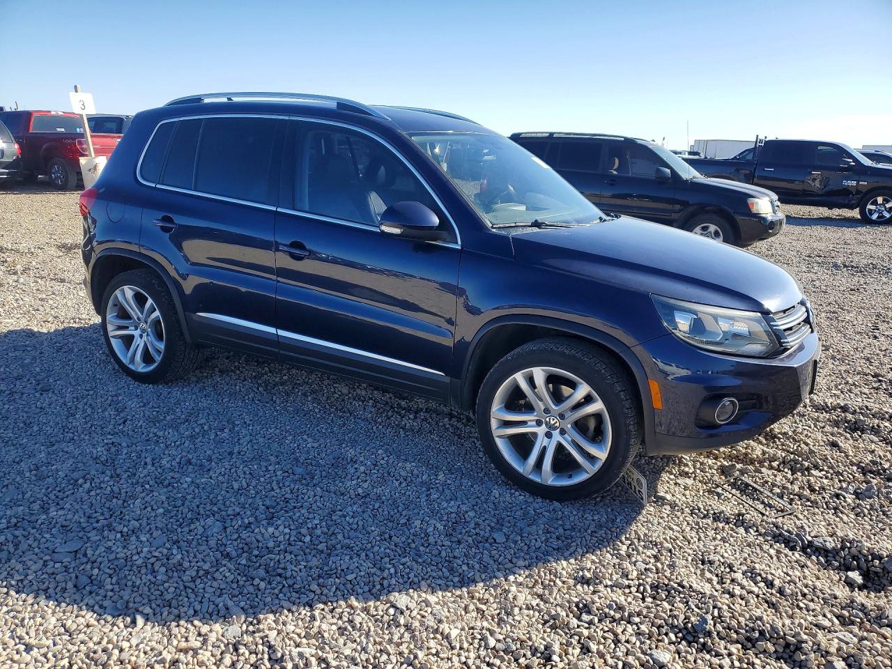 VOLKSWAGEN Tiguan S 2016