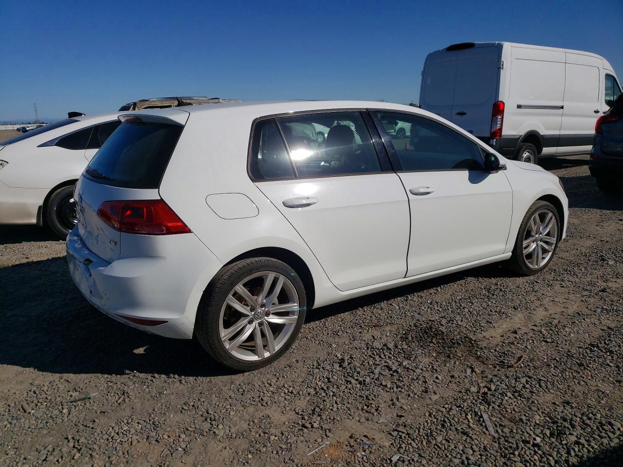 VOLKSWAGEN Golf 2015