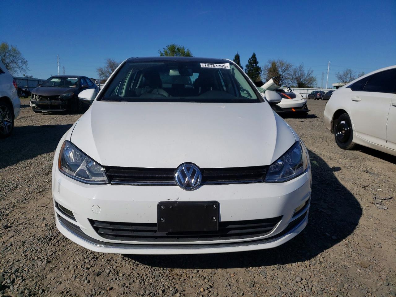 VOLKSWAGEN Golf 2015