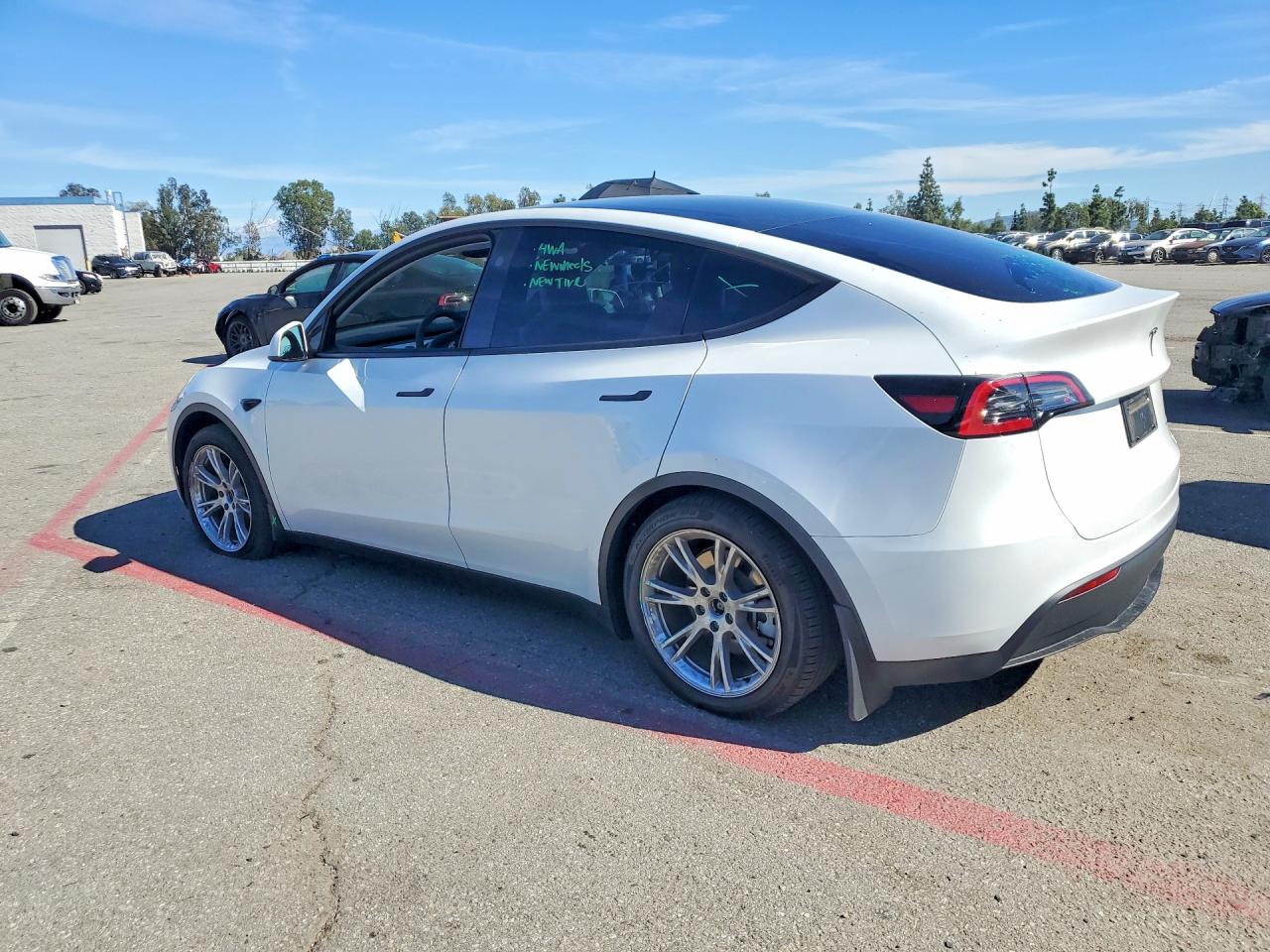 TESLA Model Y 2024