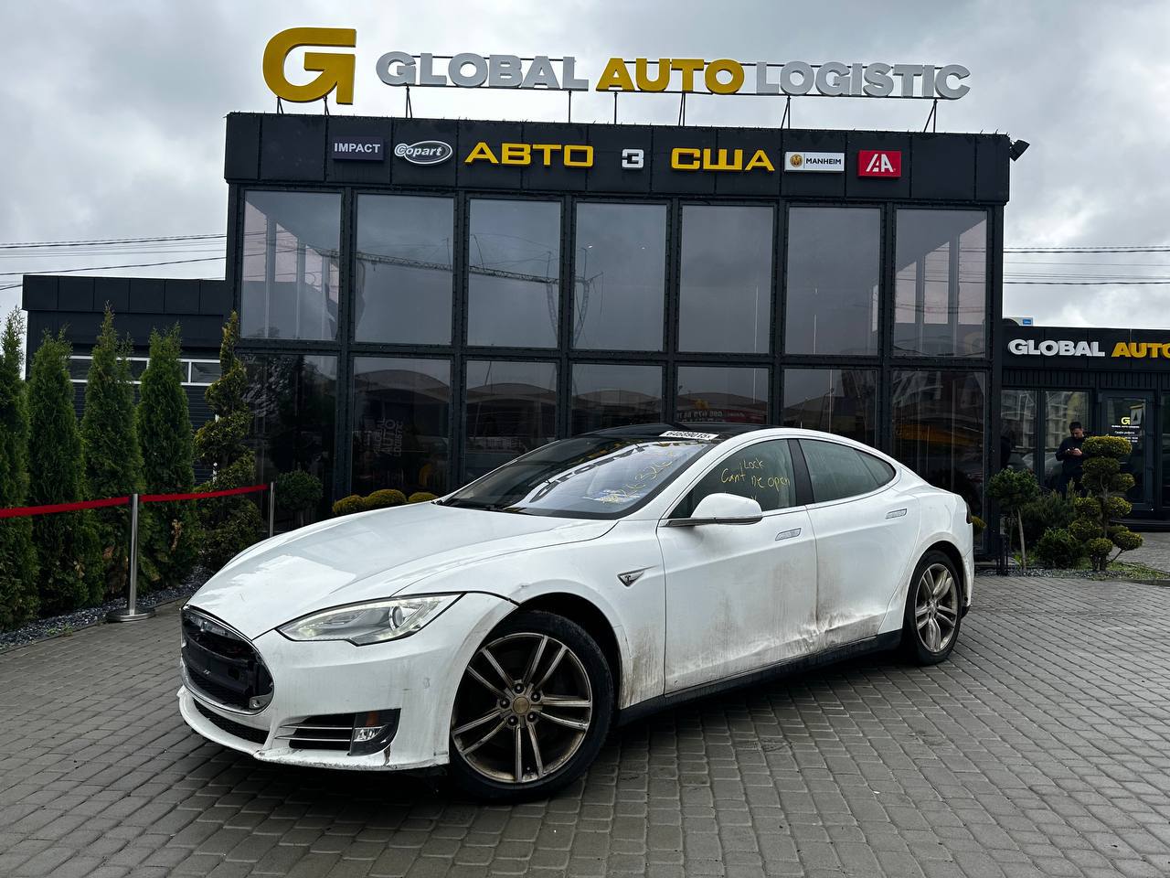 TESLA Model S 2013
