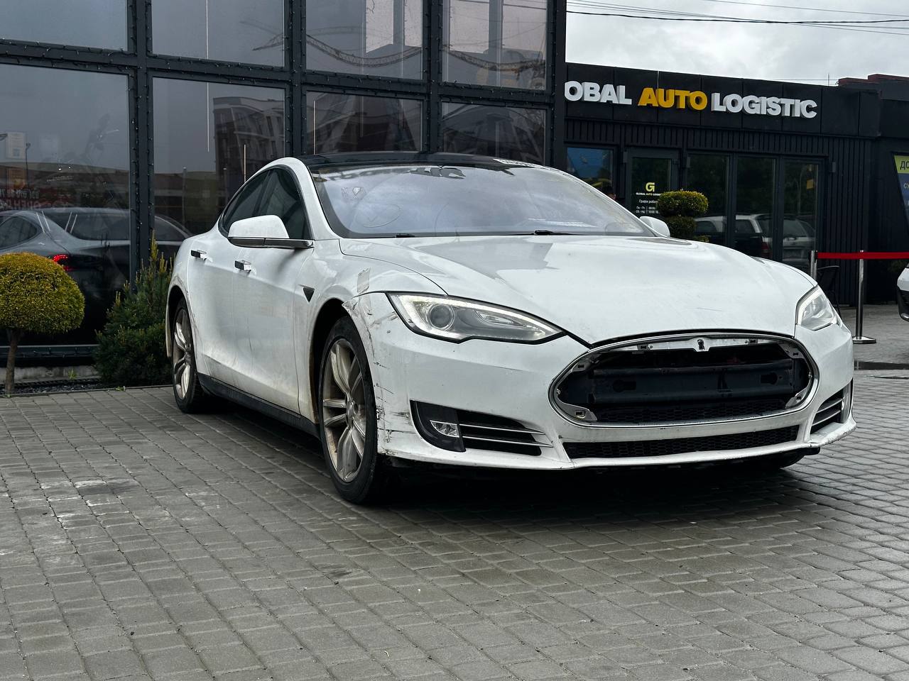 TESLA Model S 2013