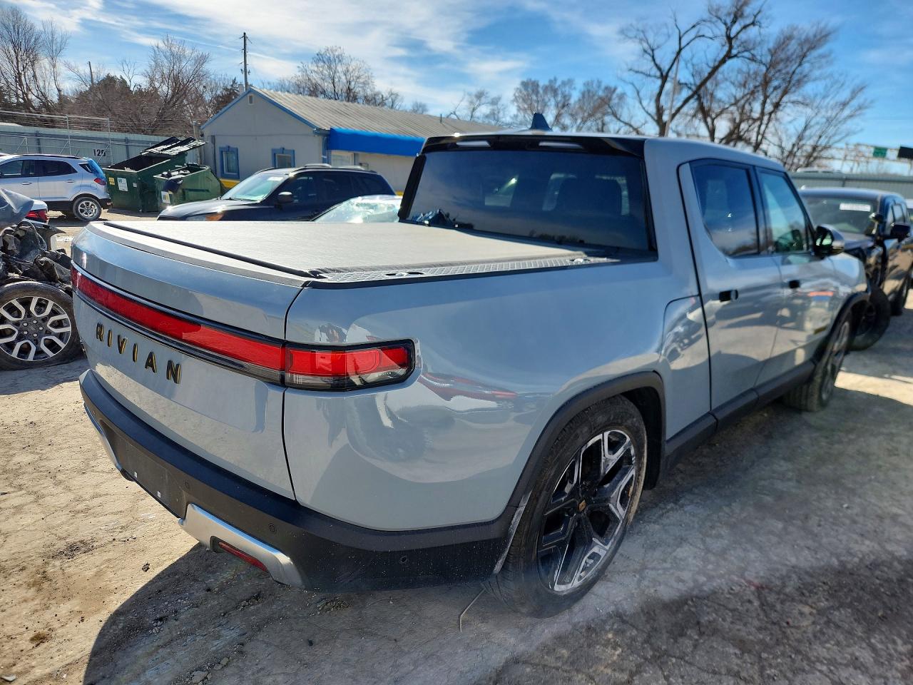 RIVIAN R1t Adventure 2023