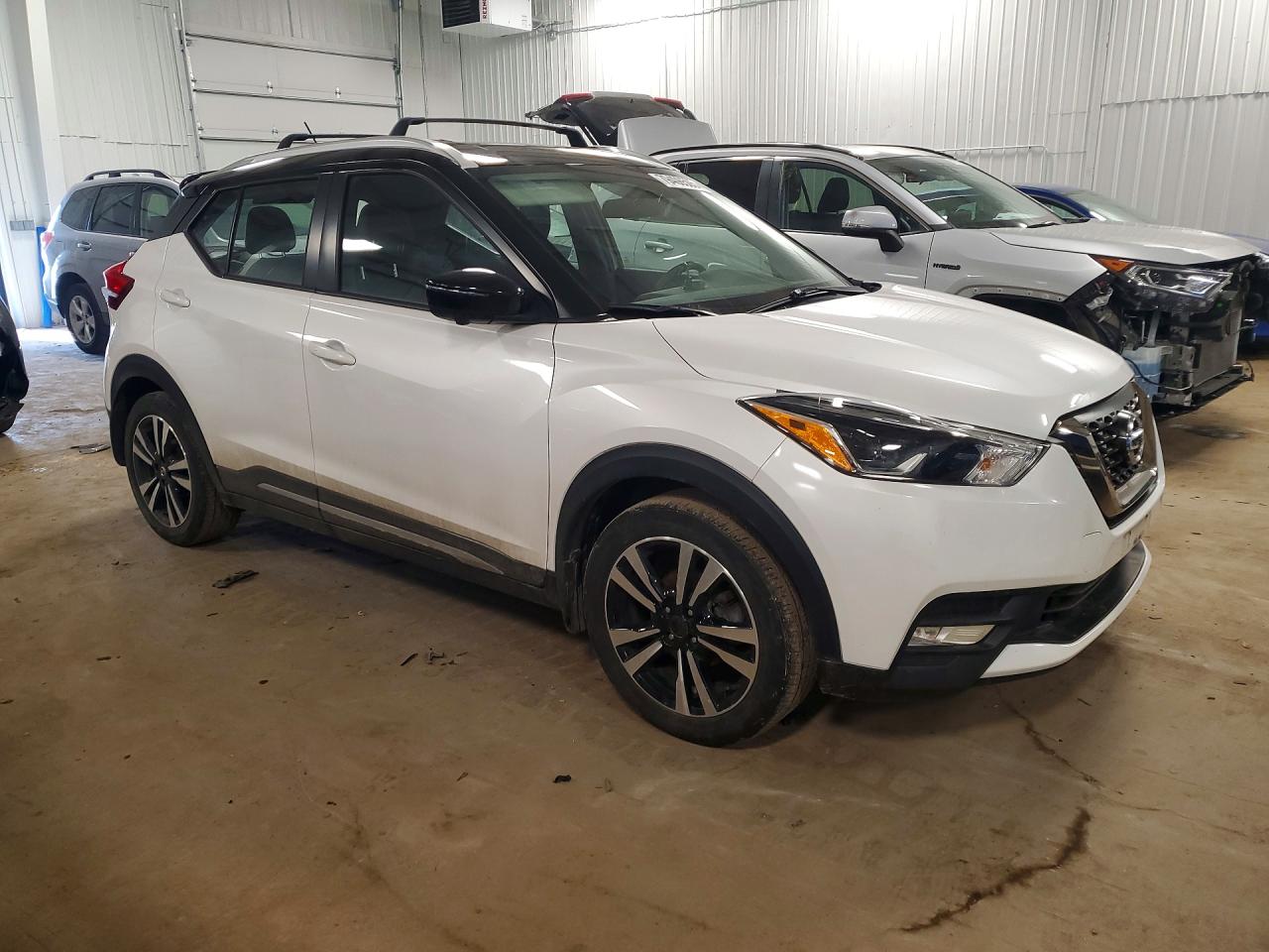 NISSAN Kicks Sr 2019