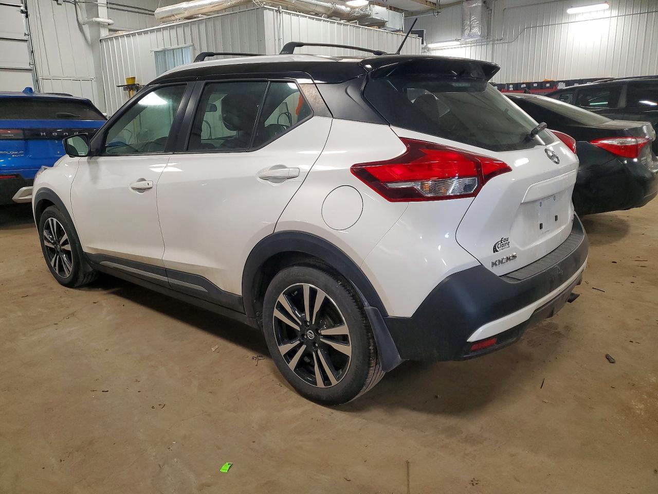 NISSAN Kicks Sr 2019