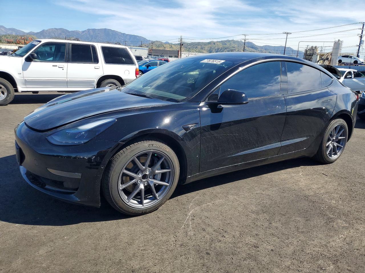 TESLA Model 3 2022