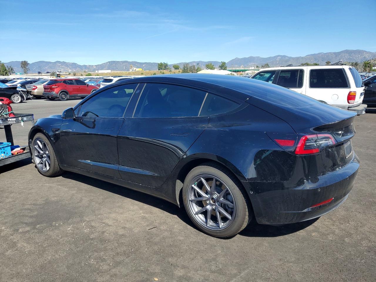 TESLA Model 3 2022
