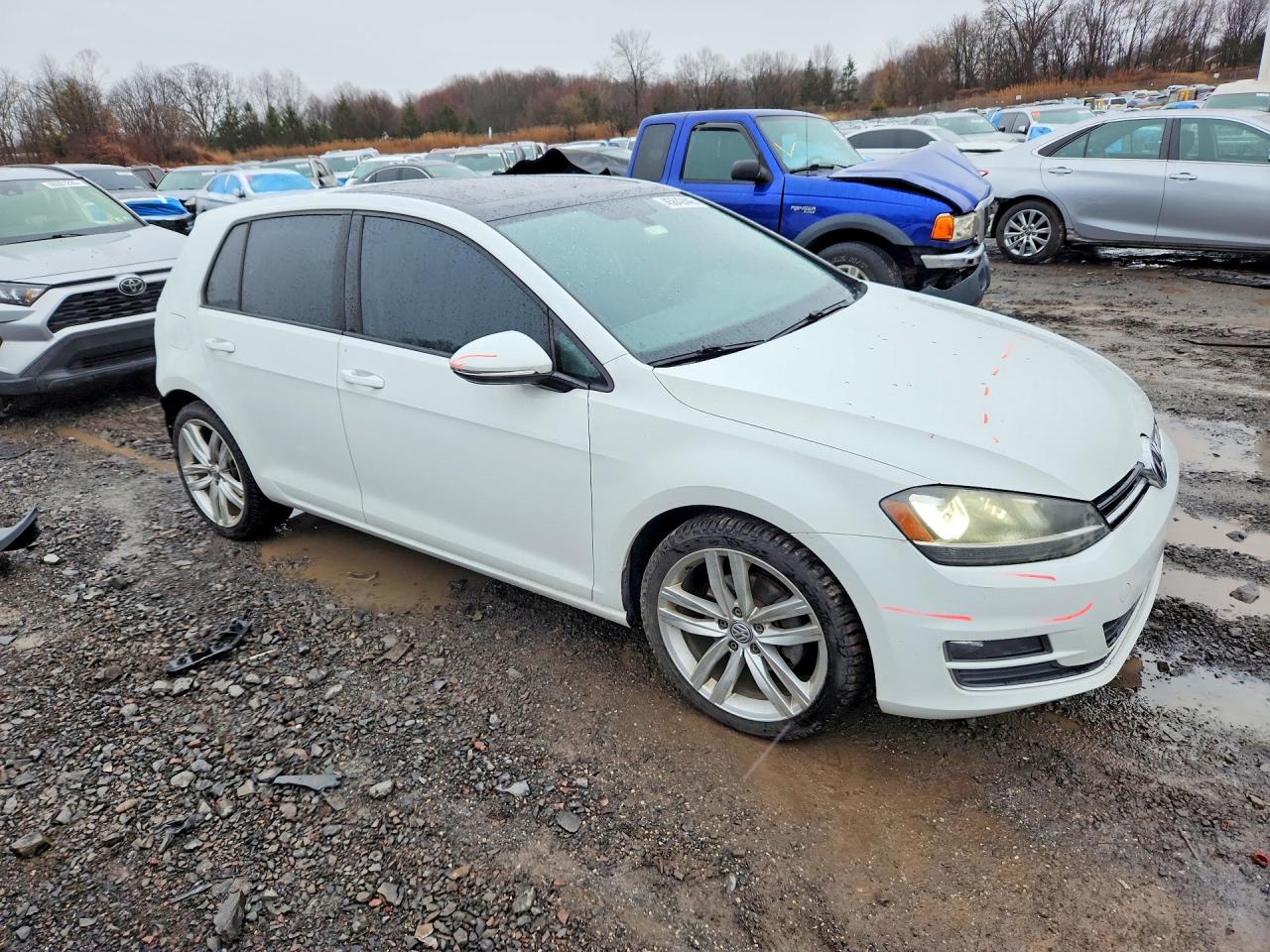 VOLKSWAGEN Golf 2015