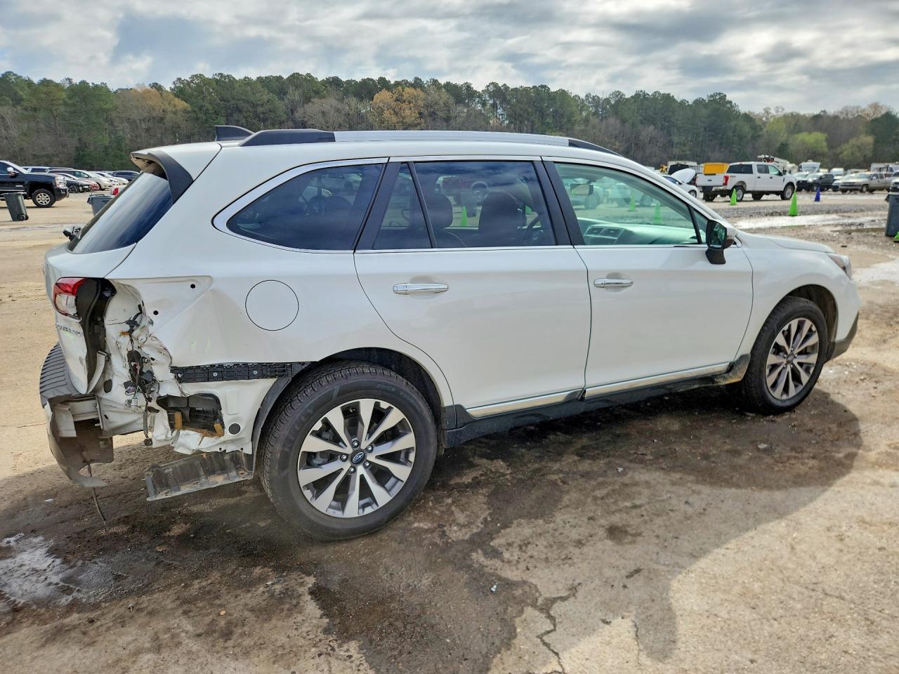 SUBARU Outback Touring 2019