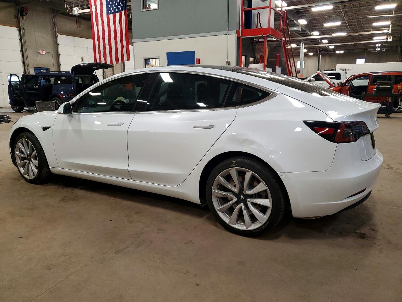 TESLA Model 3 2020