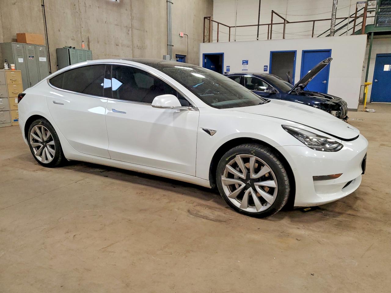 TESLA Model 3 2020