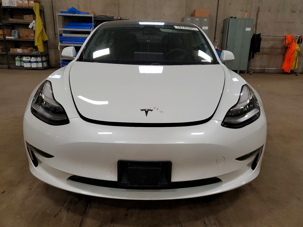 TESLA Model 3 2020