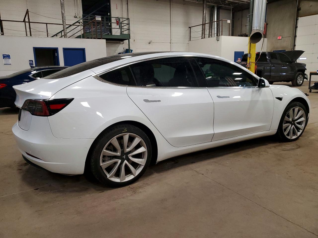 TESLA Model 3 2020