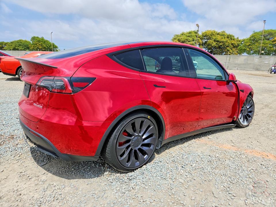 TESLA Model Y 2023