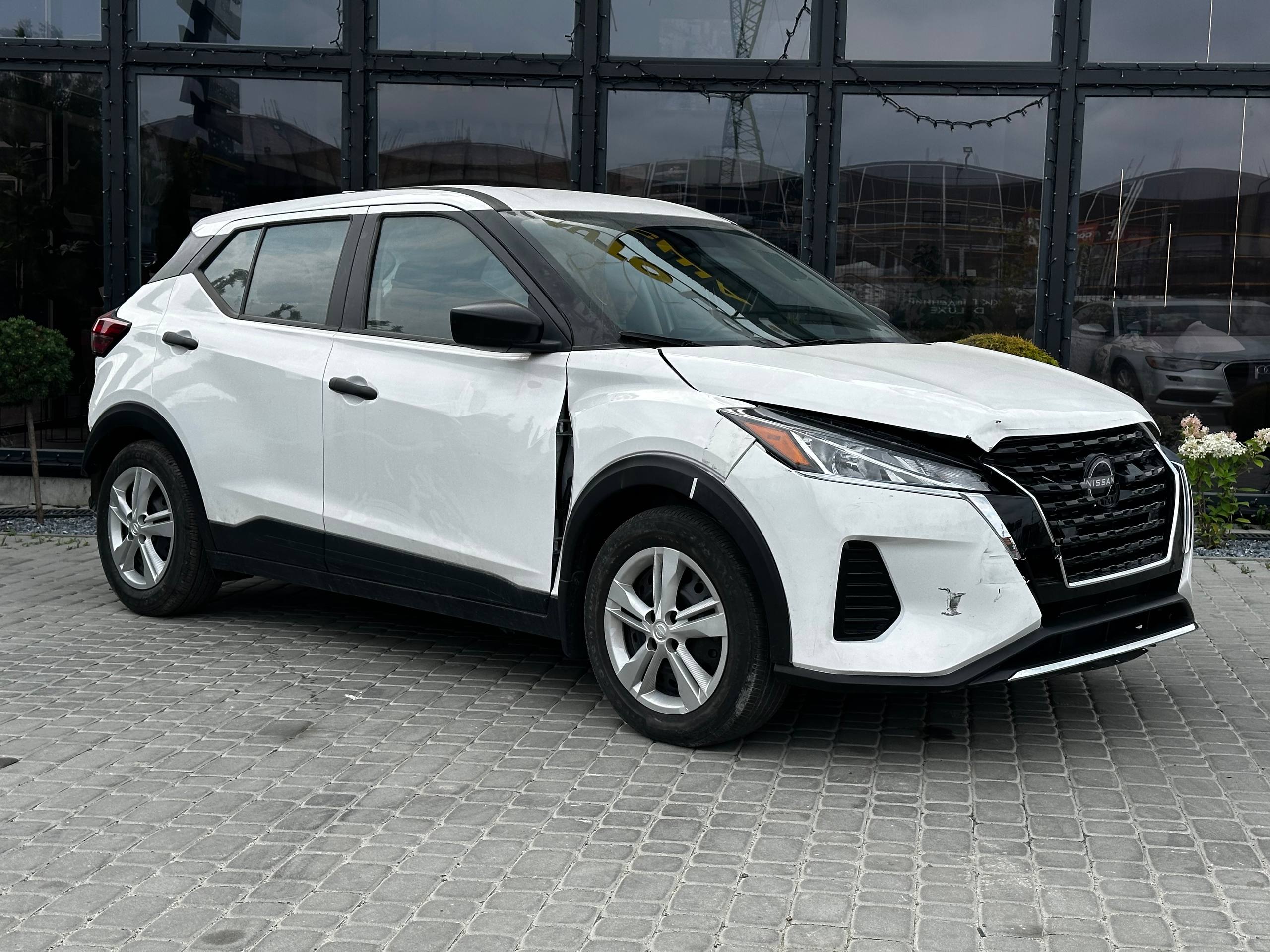 NISSAN Kicks 2023