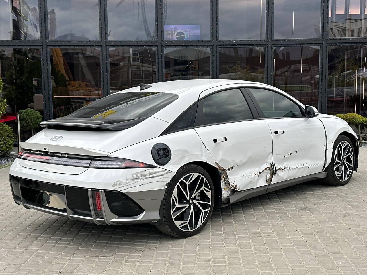 HYUNDAI Ioniq 6 2023