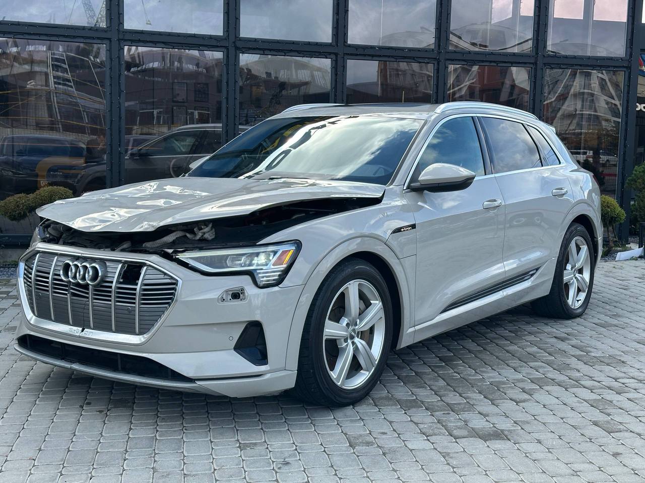 Audi e-tron 2019