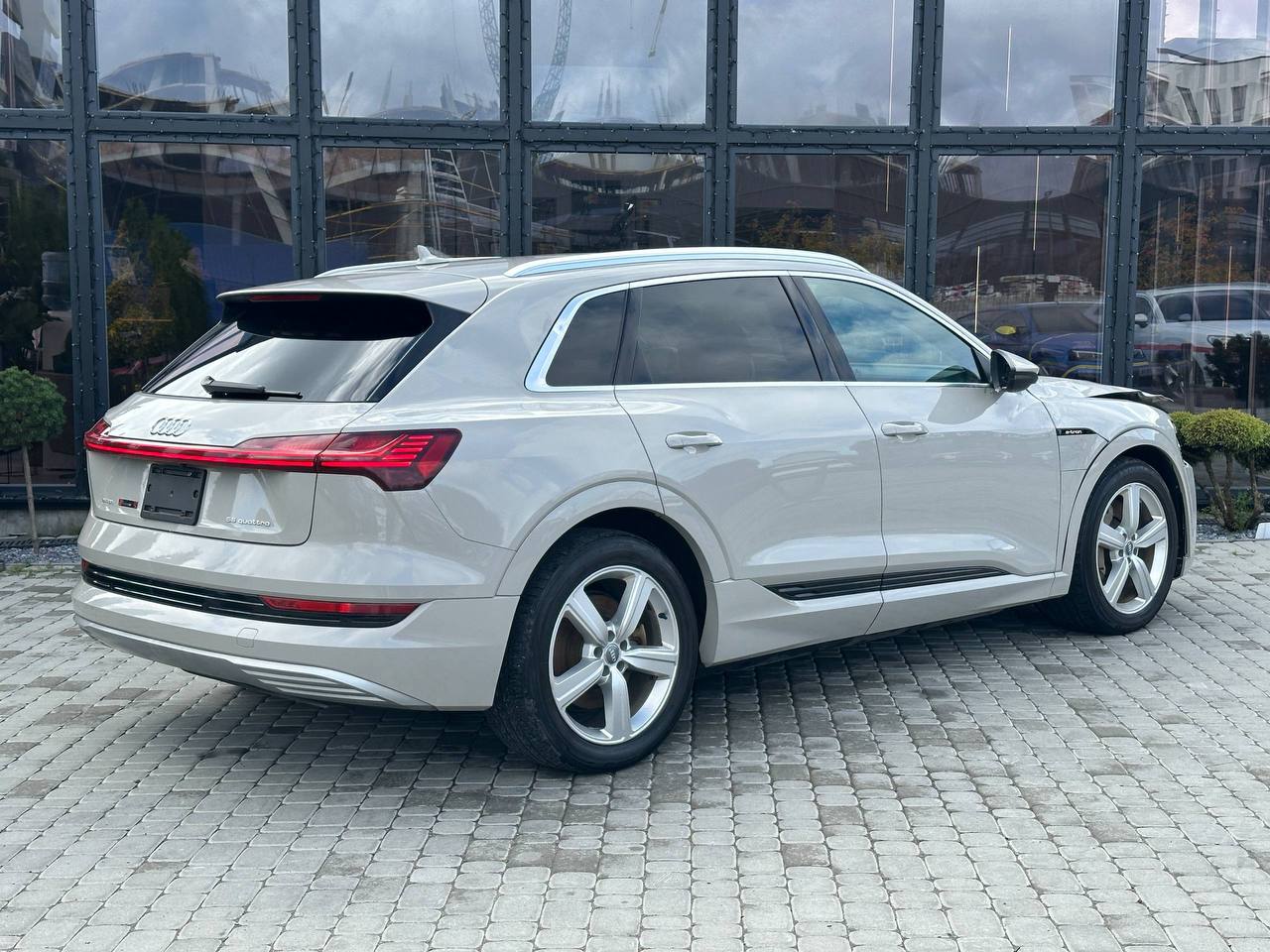 Audi e-tron 2019