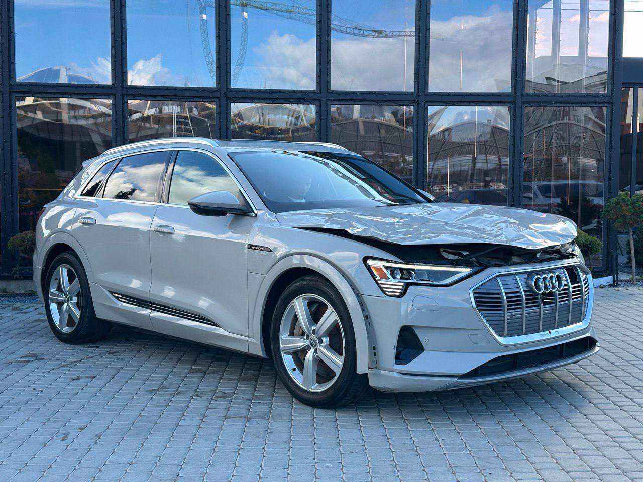 Audi e-tron 2019