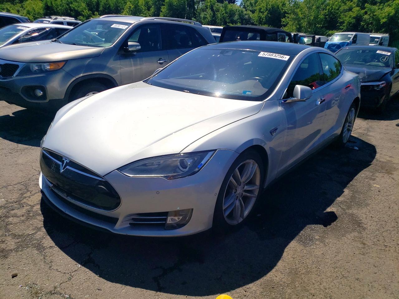 Tesla Model S 2015