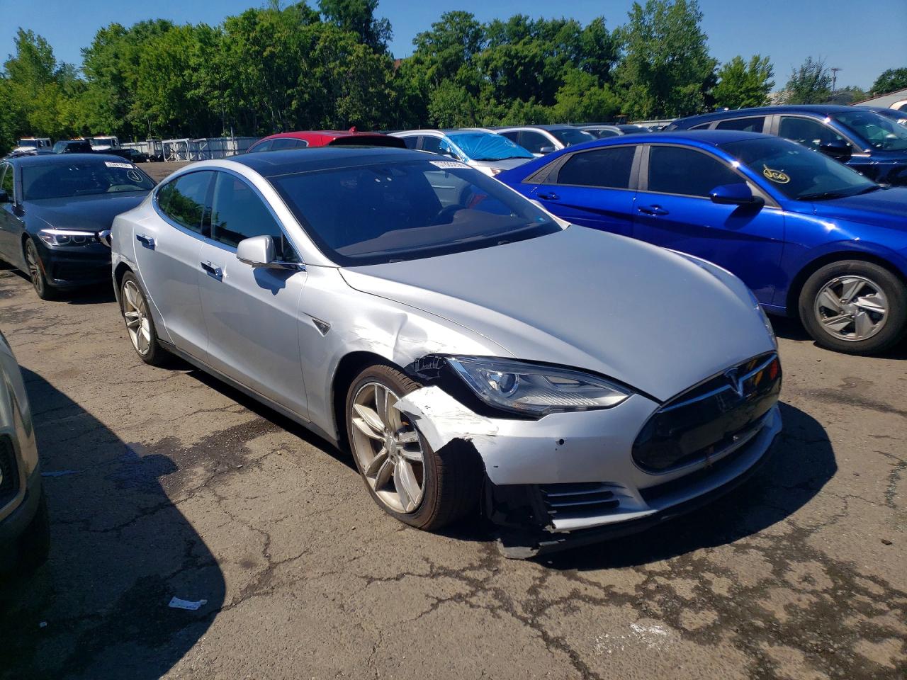 Tesla Model S 2015
