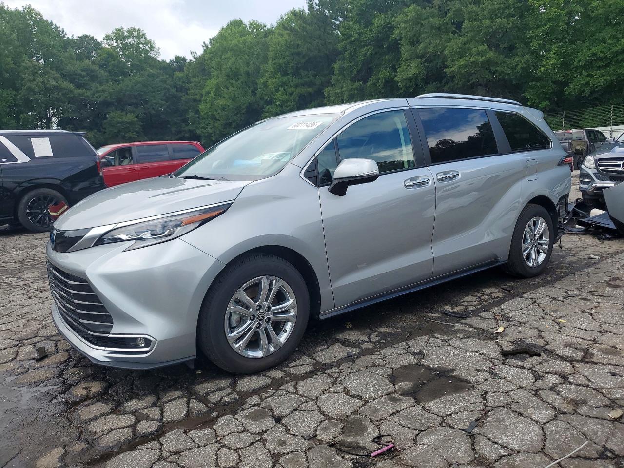 Toyota Sienna Platinum 7-passenger 2023