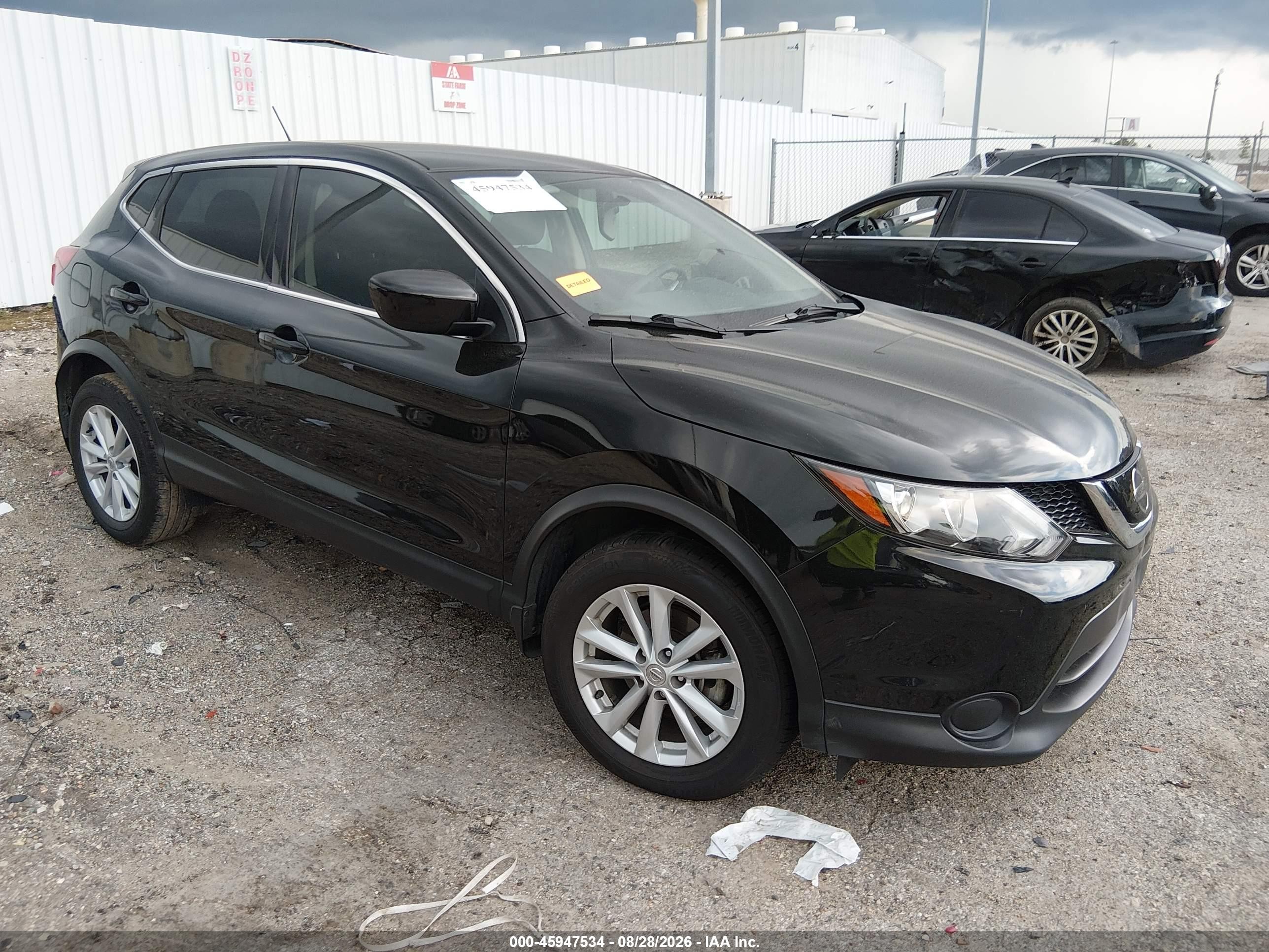 Nissan Rogue Sport S 2018
