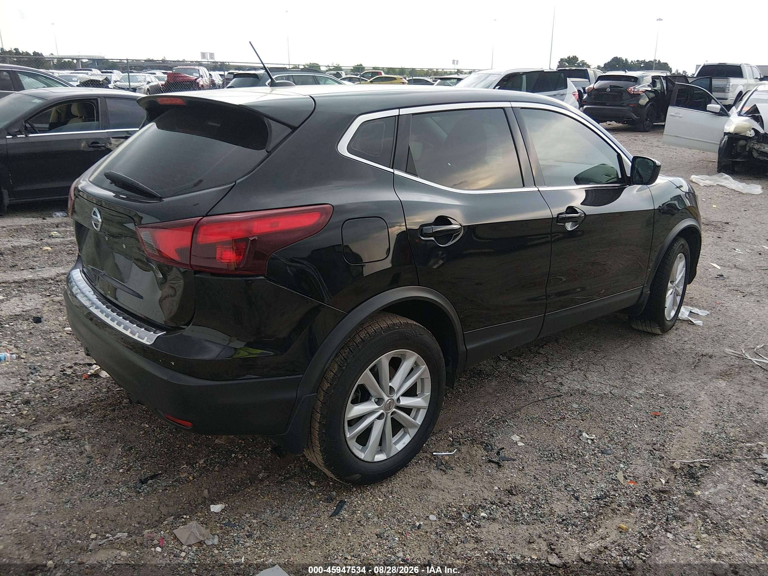 Nissan Rogue Sport S 2018