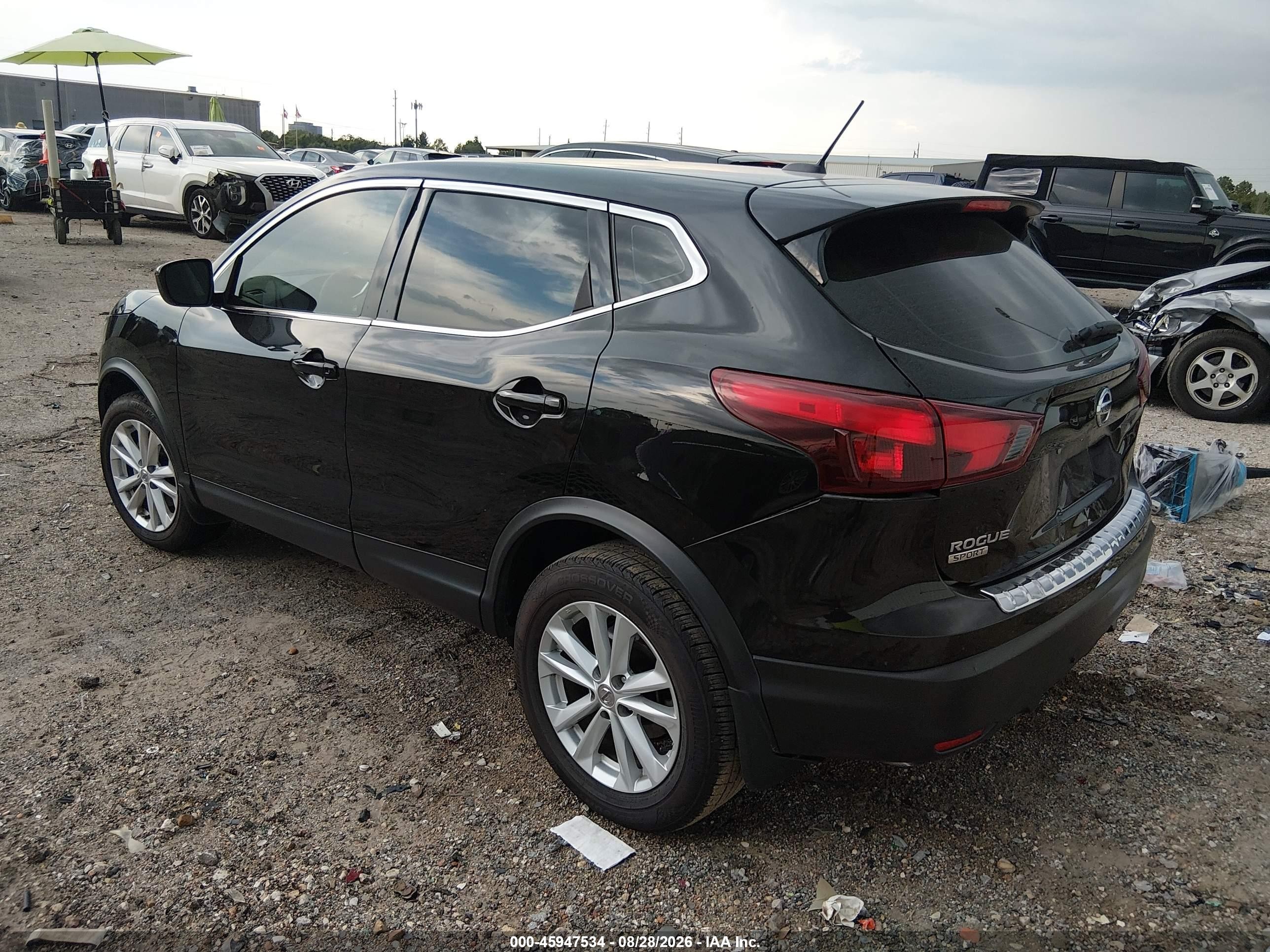 Nissan Rogue Sport S 2018