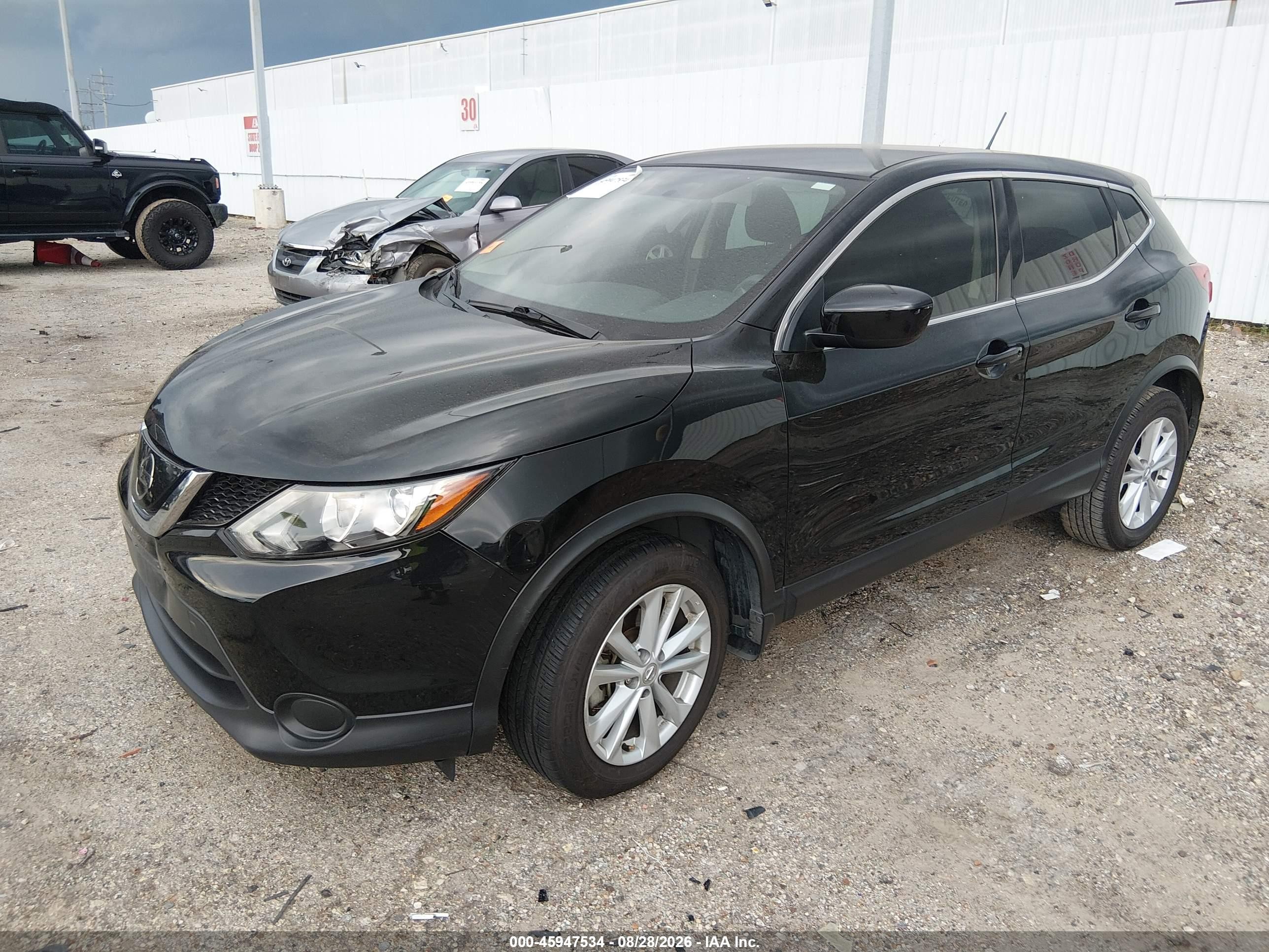 Nissan Rogue Sport S 2018