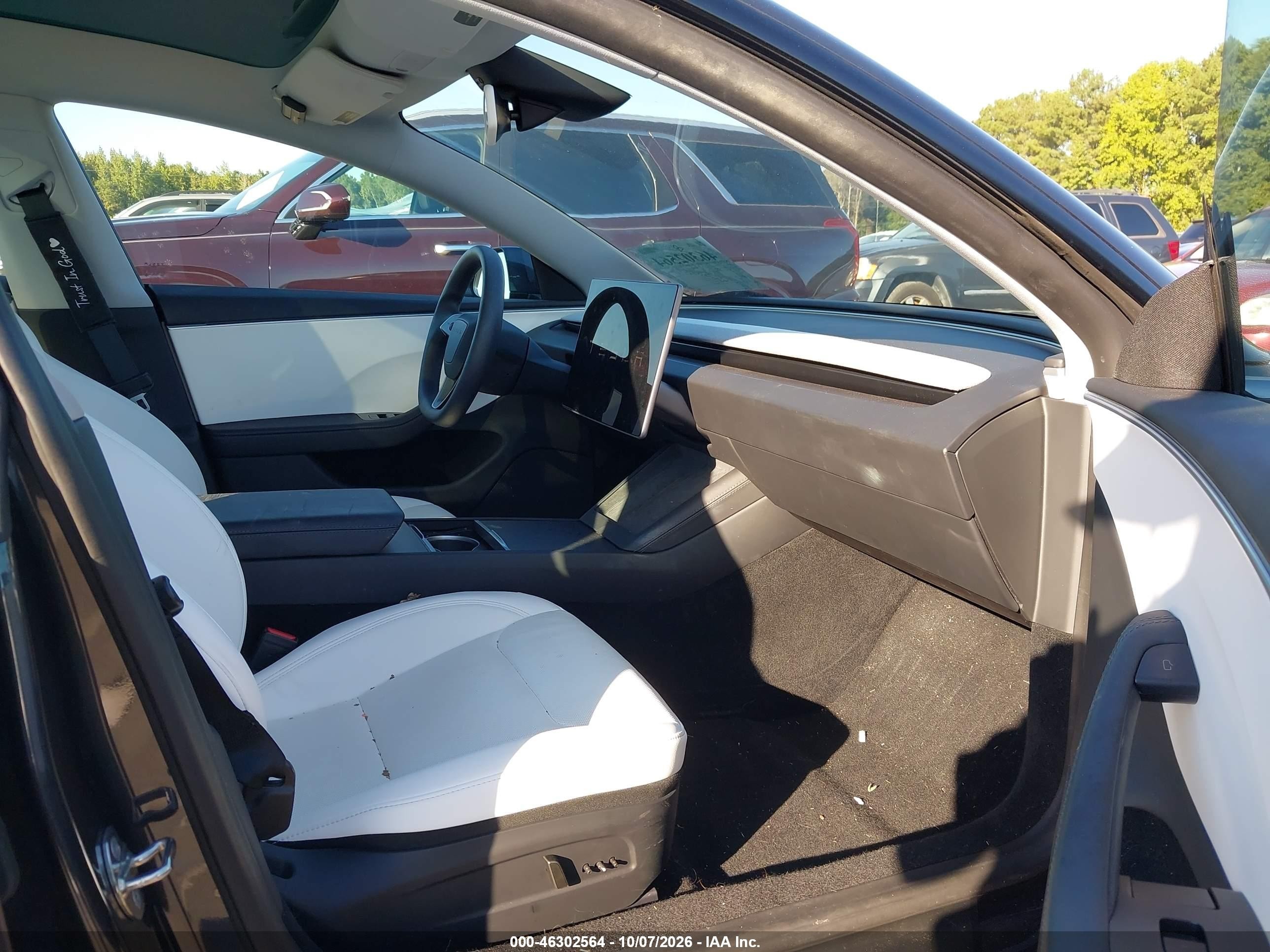 Tesla Model 3 2024