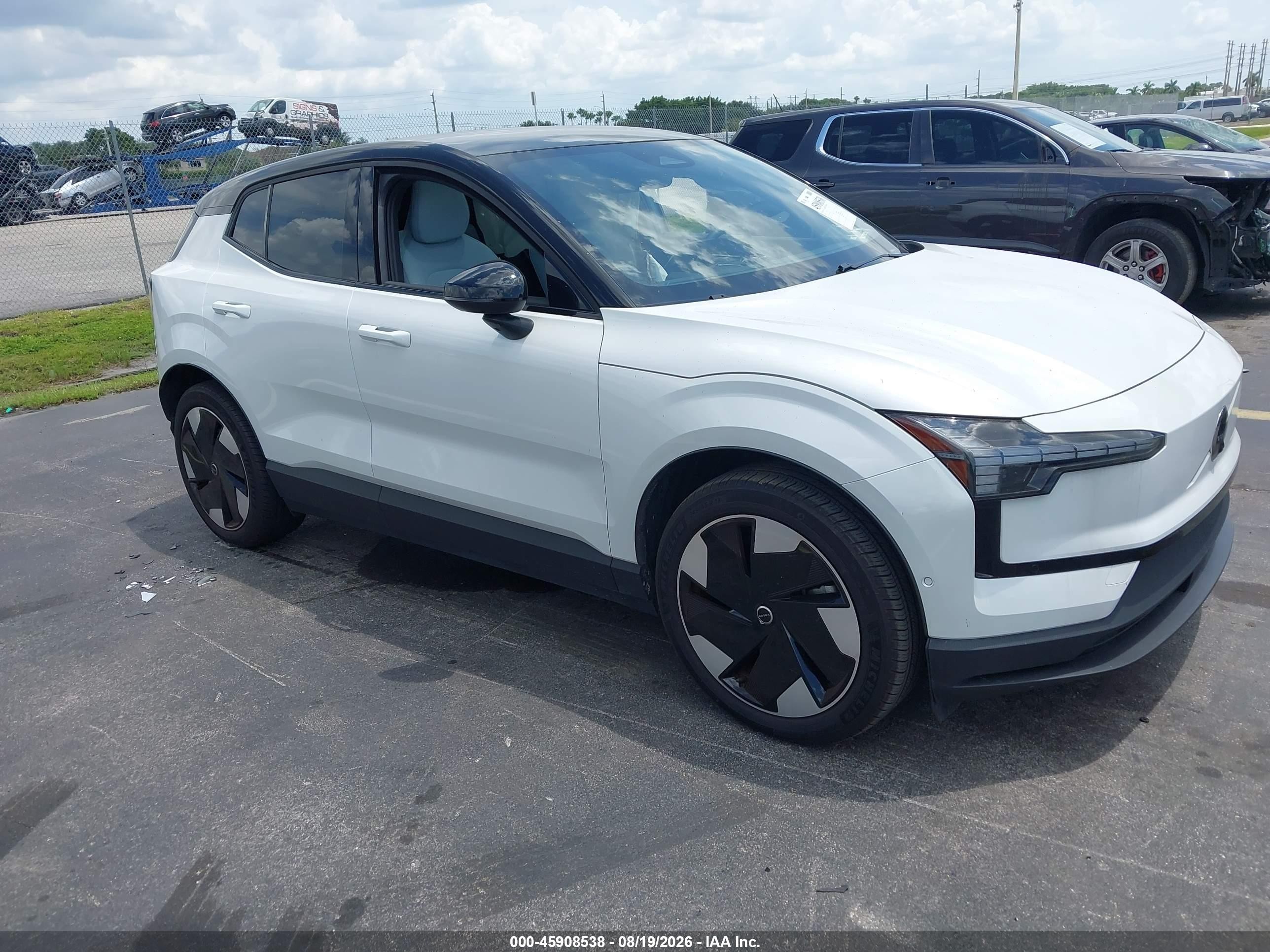 Volvo Ex30 Ultra Twin Motor Performance, Fully Electric 2025