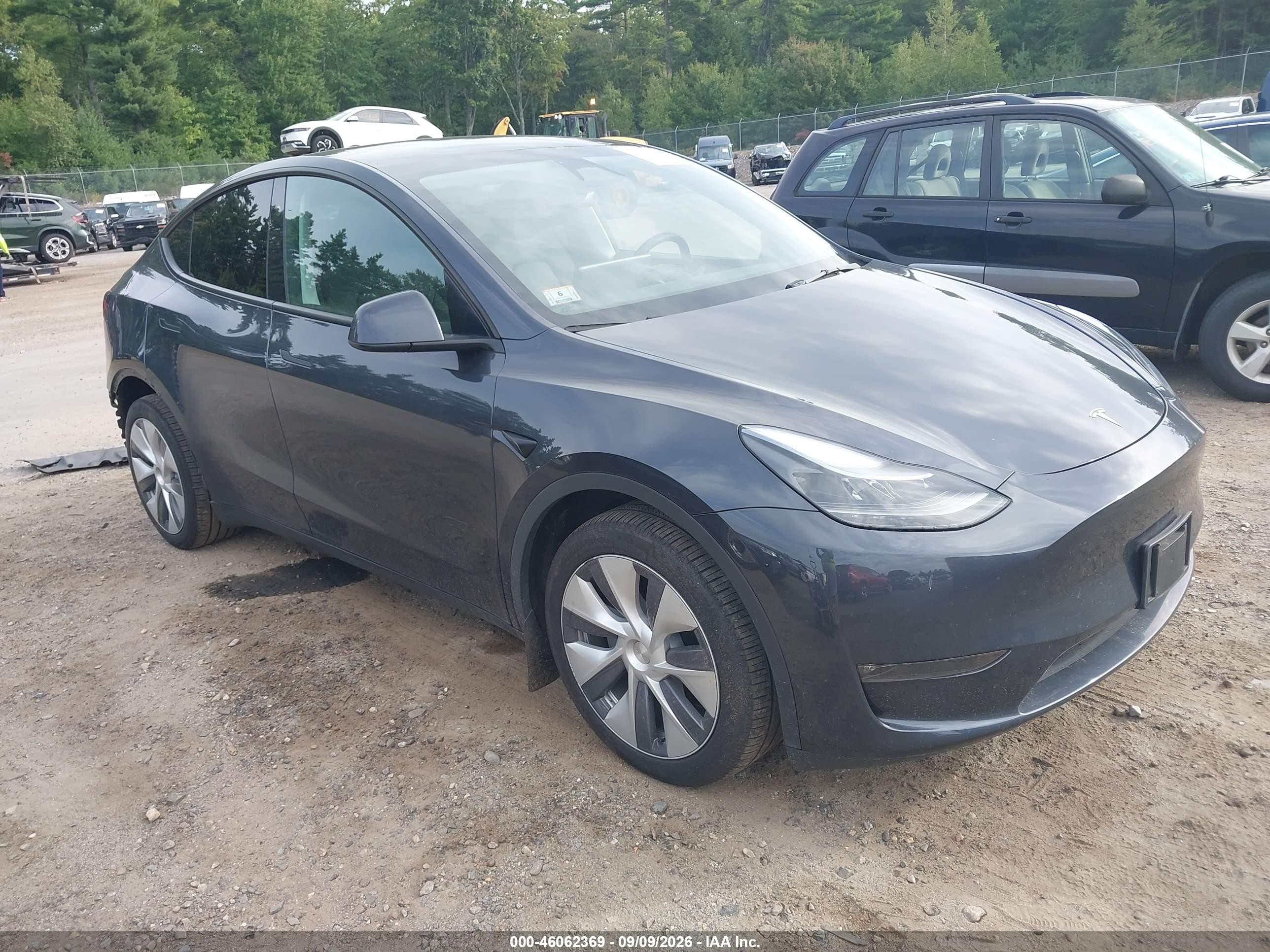 Tesla Model Y Long Range Dual Motor All-wheel Drive 2024