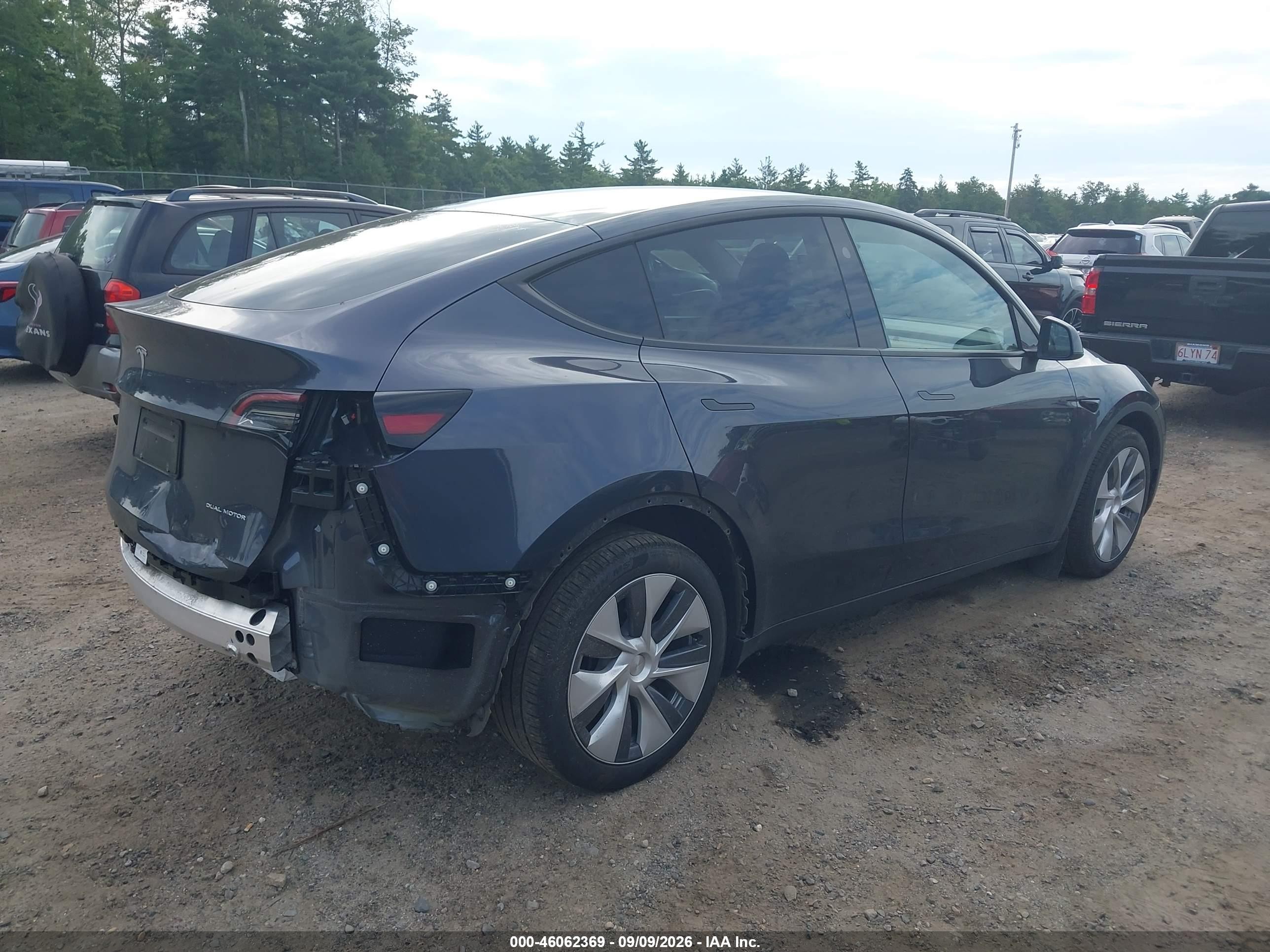 Tesla Model Y Long Range Dual Motor All-wheel Drive 2024