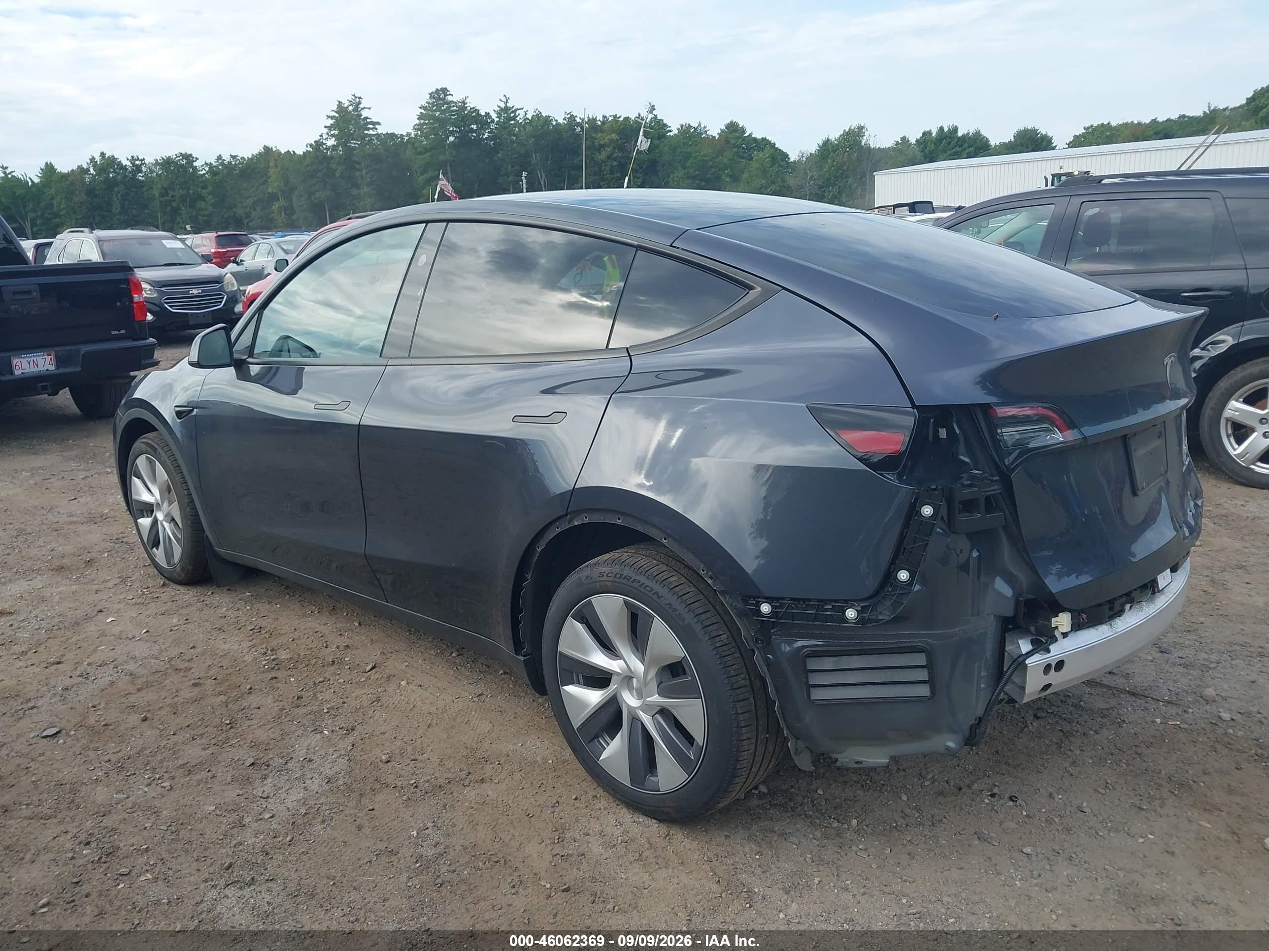 Tesla Model Y Long Range Dual Motor All-wheel Drive 2024