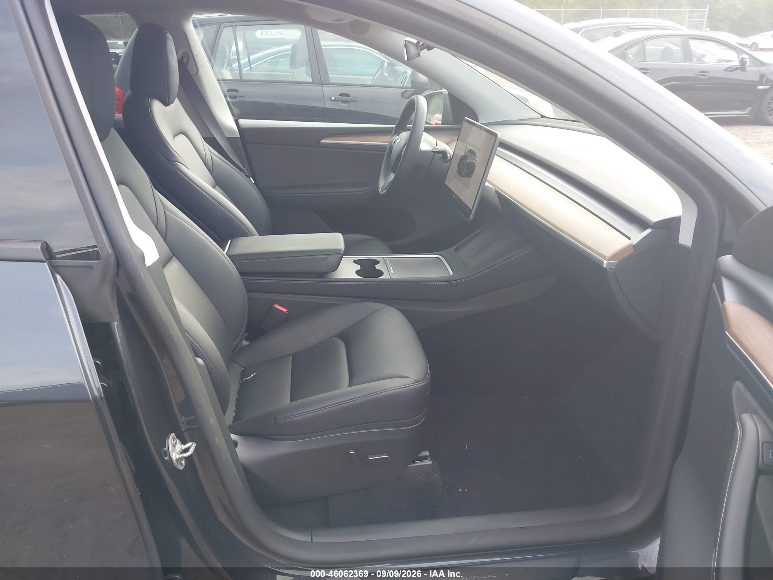 Tesla Model Y Long Range Dual Motor All-wheel Drive 2024